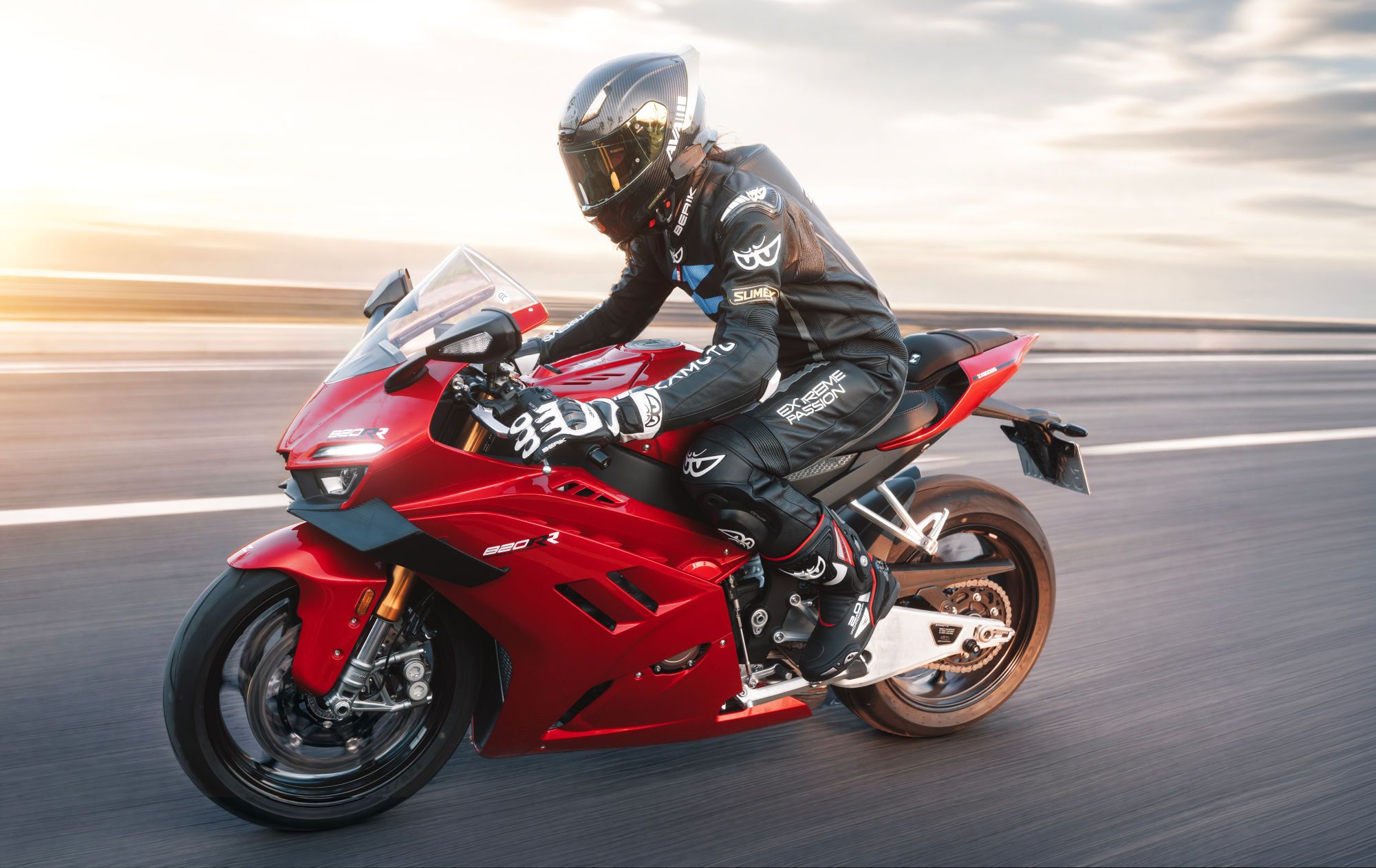 ZXMOTO desvela el precio de su nueva deportiva, la 820RR