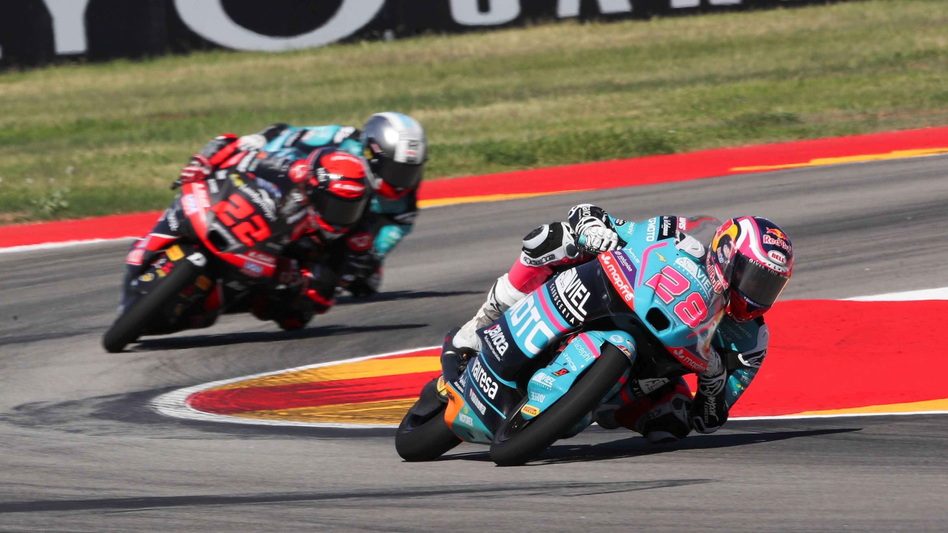 Máximo Quiles se va de David Almansa y Marco Morelli, Moto3 Aragón 2026