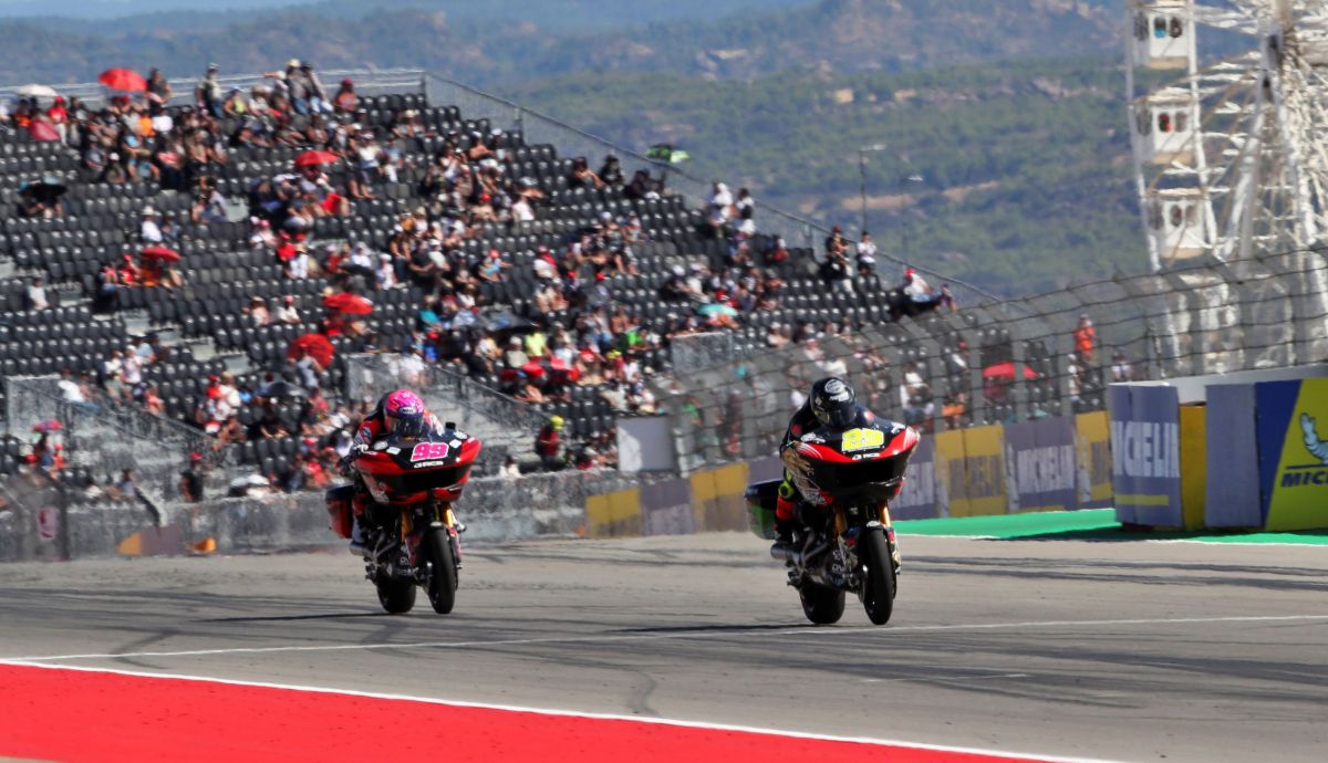 Andrea Iannone se impone a Óscar Gutiérrez en la primera carrera de Aragón
