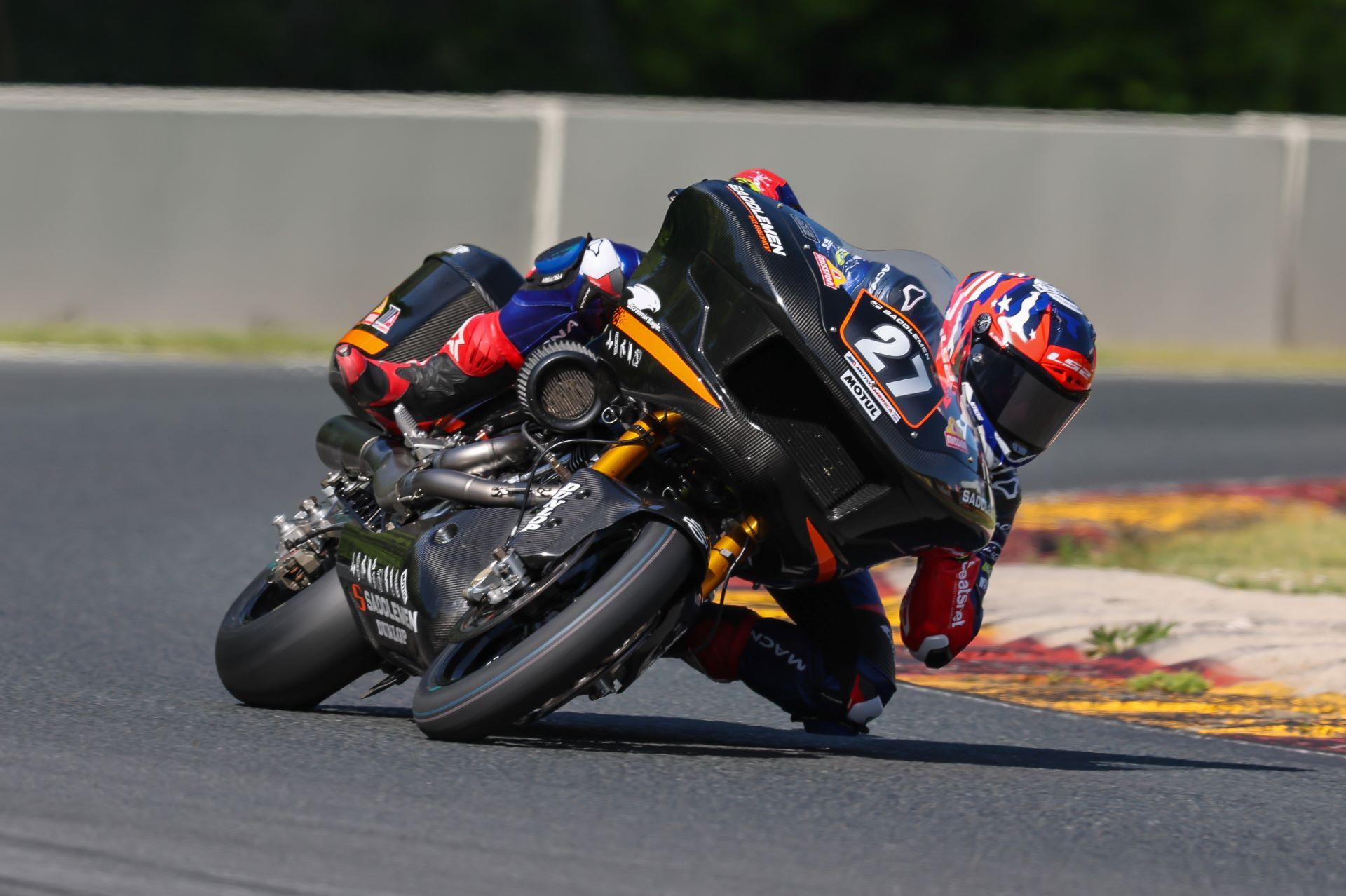 Puro motociclismo americano en MotoGP: un joven piloto de Estados Unidos con una Harley-Davidson