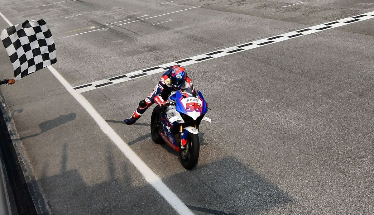 Hafizh Syahrin ganaba la primera carrera para quedarse a un paso del título
