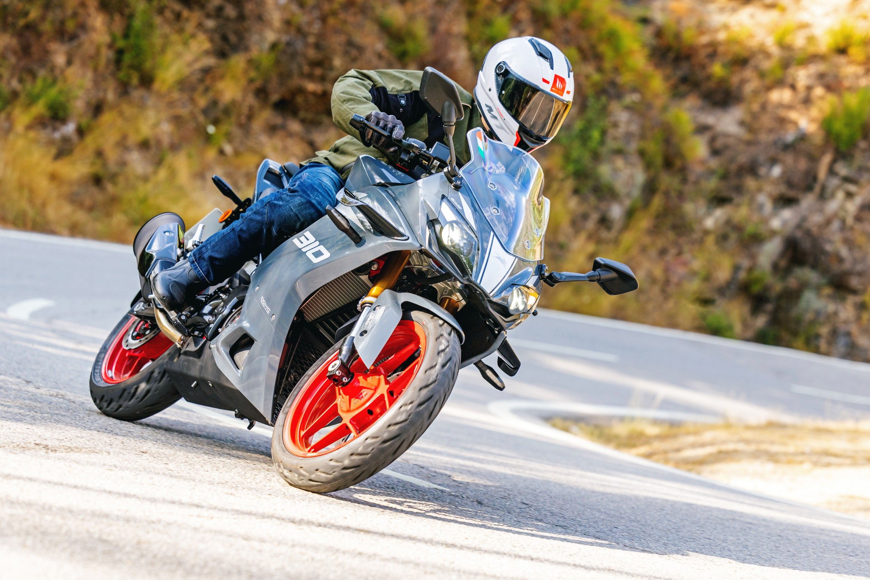 Fotos TVS Gama Performance 2026