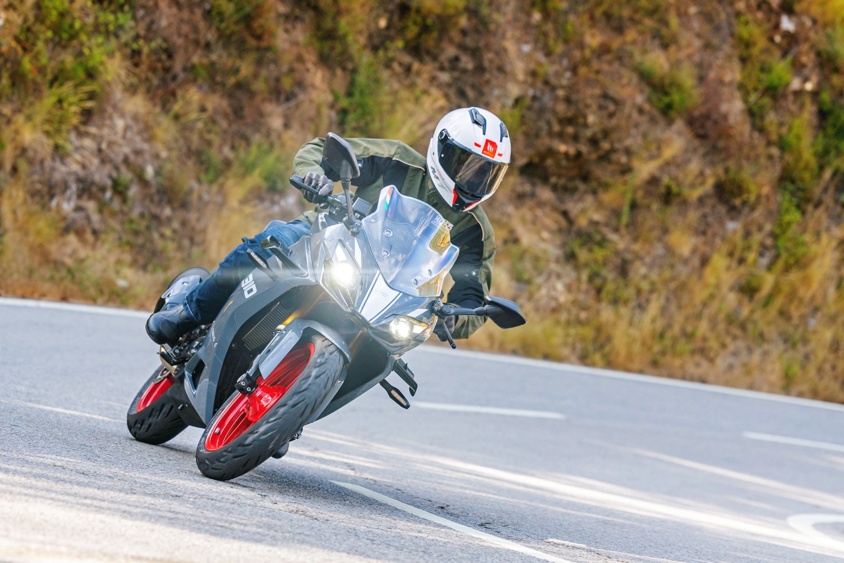 Fotos TVS Gama Performance 2026