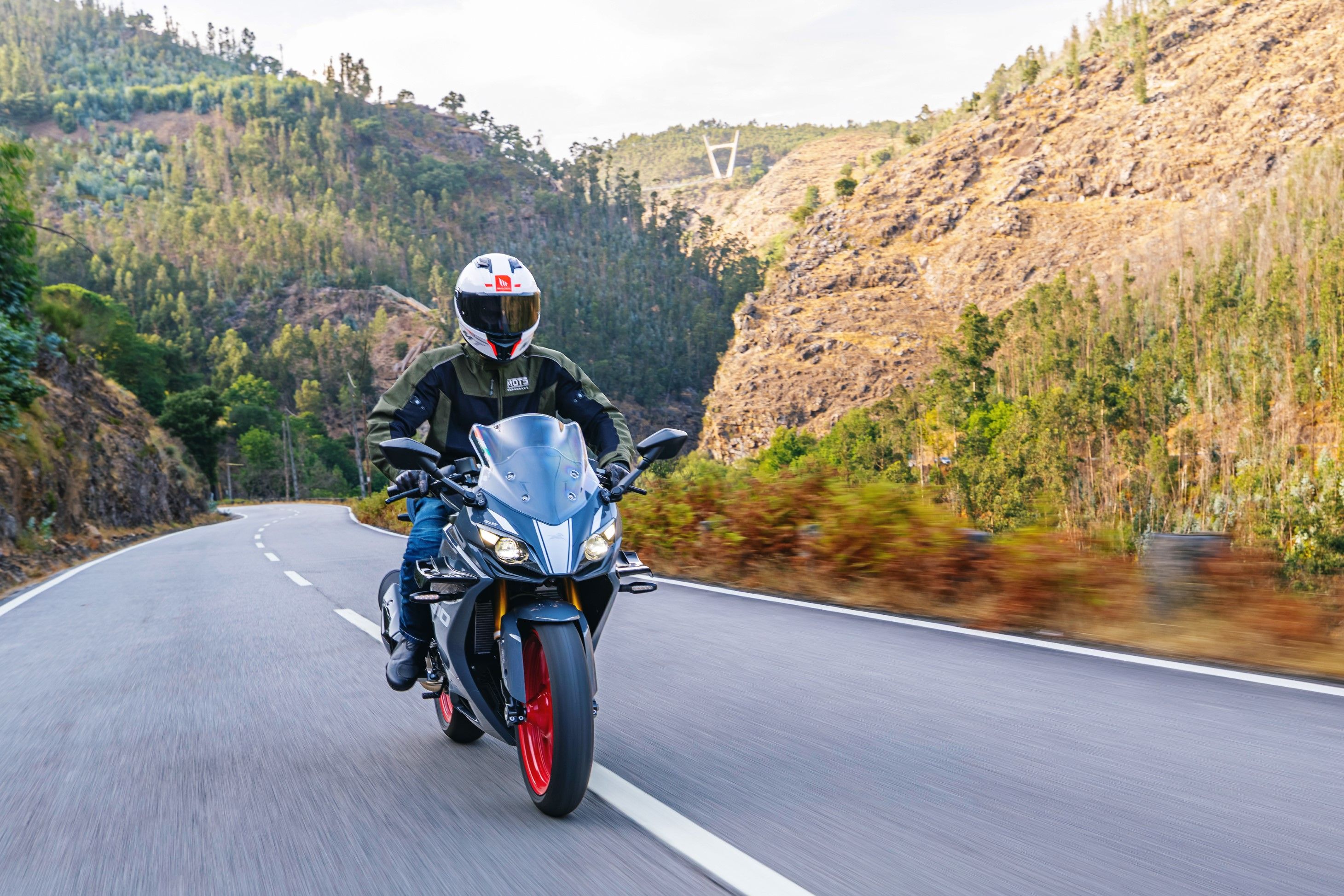 Fotos TVS Gama Performance 2026