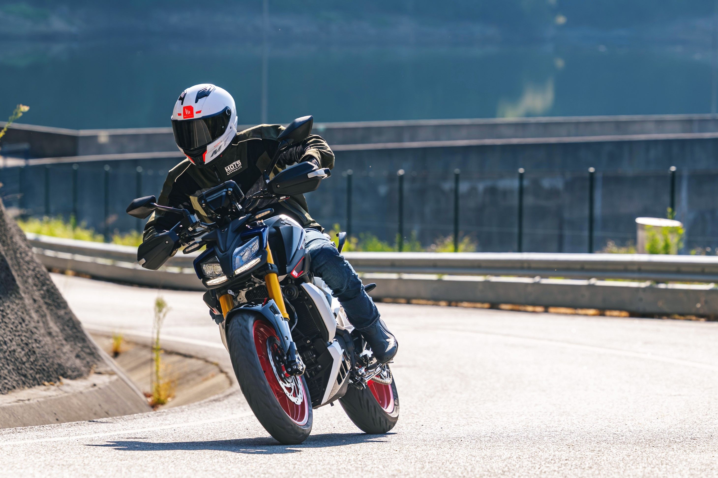 Fotos TVS Gama Performance 2026