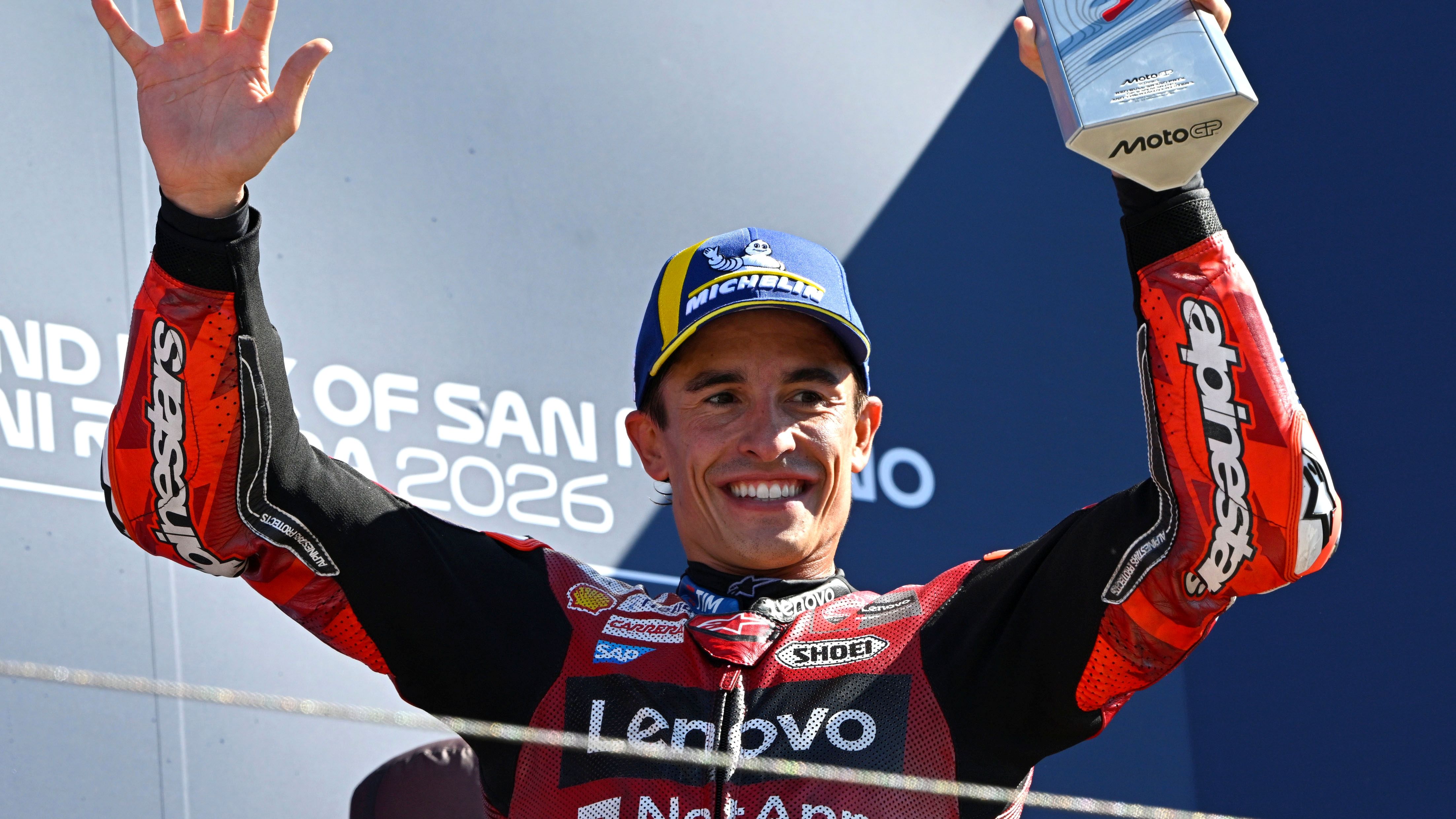 Marc Márquez celebra su victoria en el GP de Misano