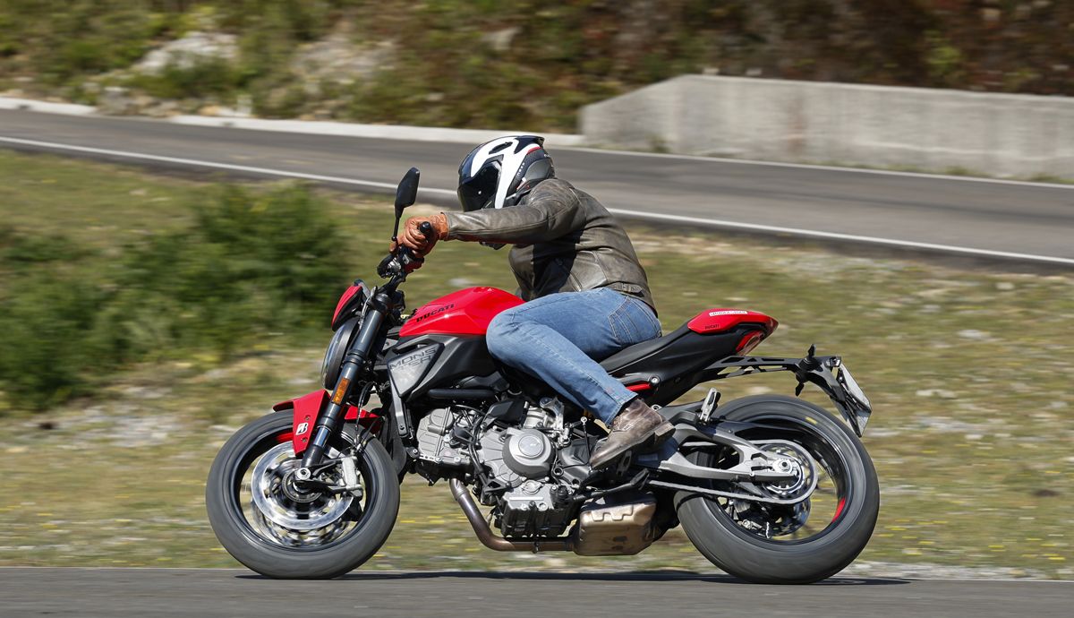 Ducati Monster en el Master Naked Test