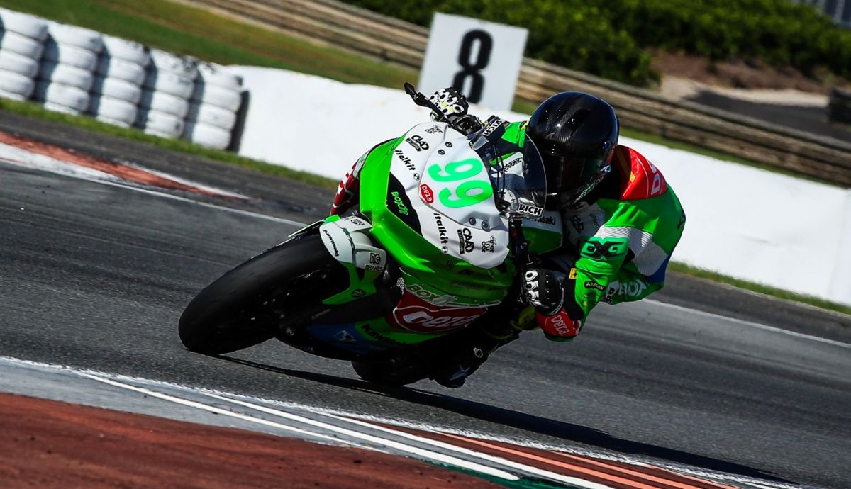 Marc Vich suma ocho victorias seguidas en Supersport 300