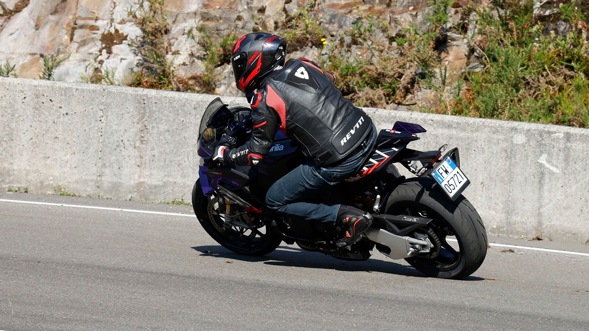 Aprilia Tuono V4 1100 Factory 2026 Accion (7)