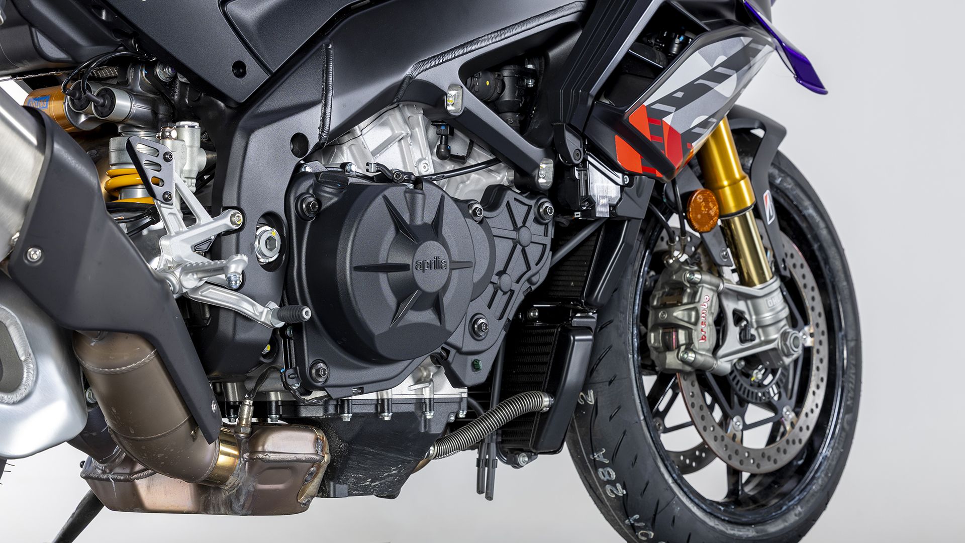 Aprilia Tuono V4 1100 Factory 2026 Detalles (3)