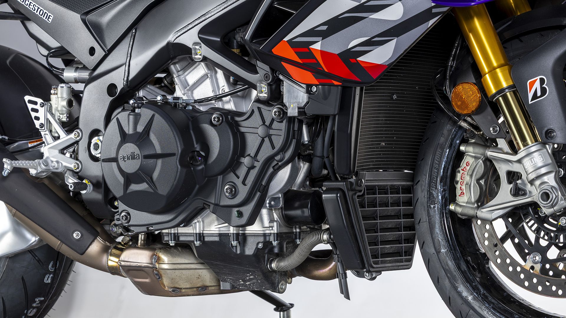 Aprilia Tuono V4 1100 Factory 2026 Detalles (8)