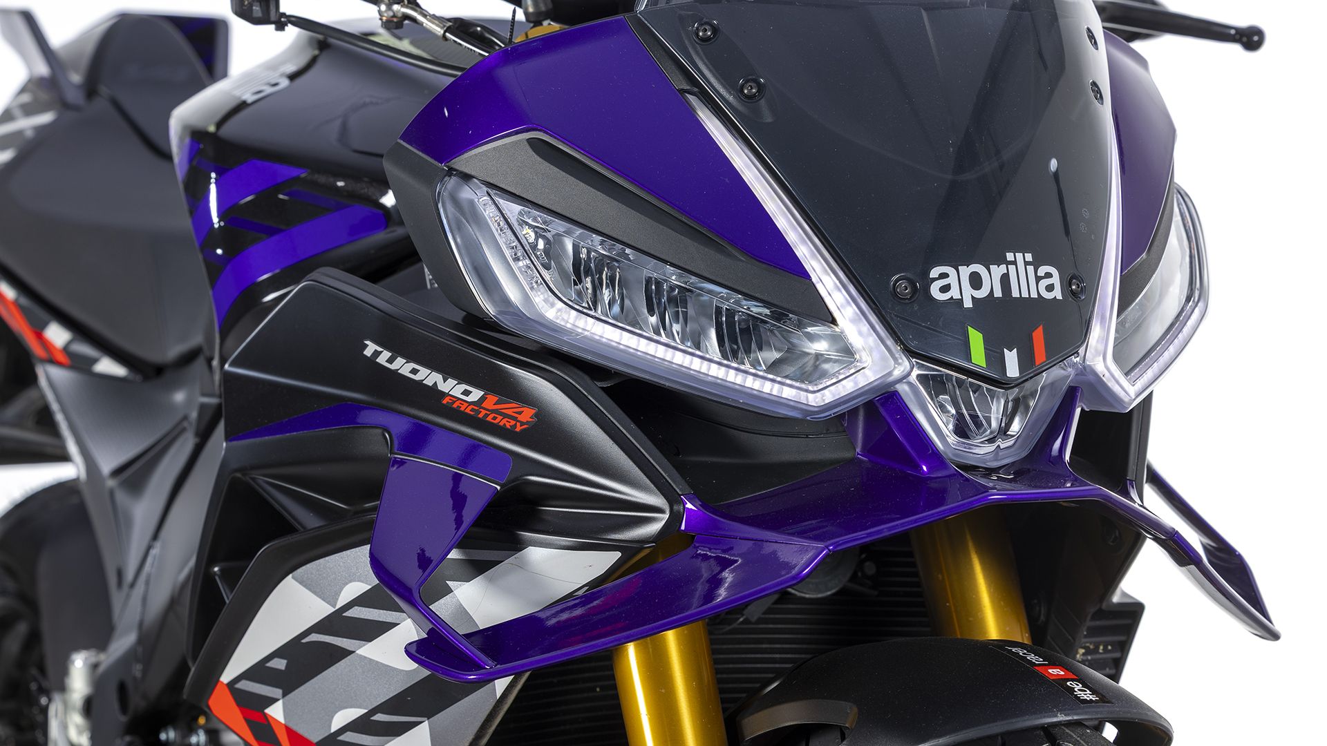 Aprilia Tuono V4 1100 Factory 2026 Detalles (11)