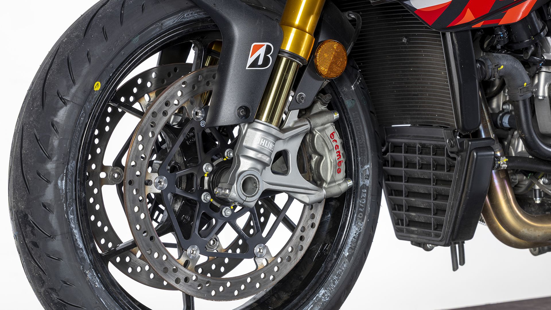Aprilia Tuono V4 1100 Factory 2026 Detalles (14)