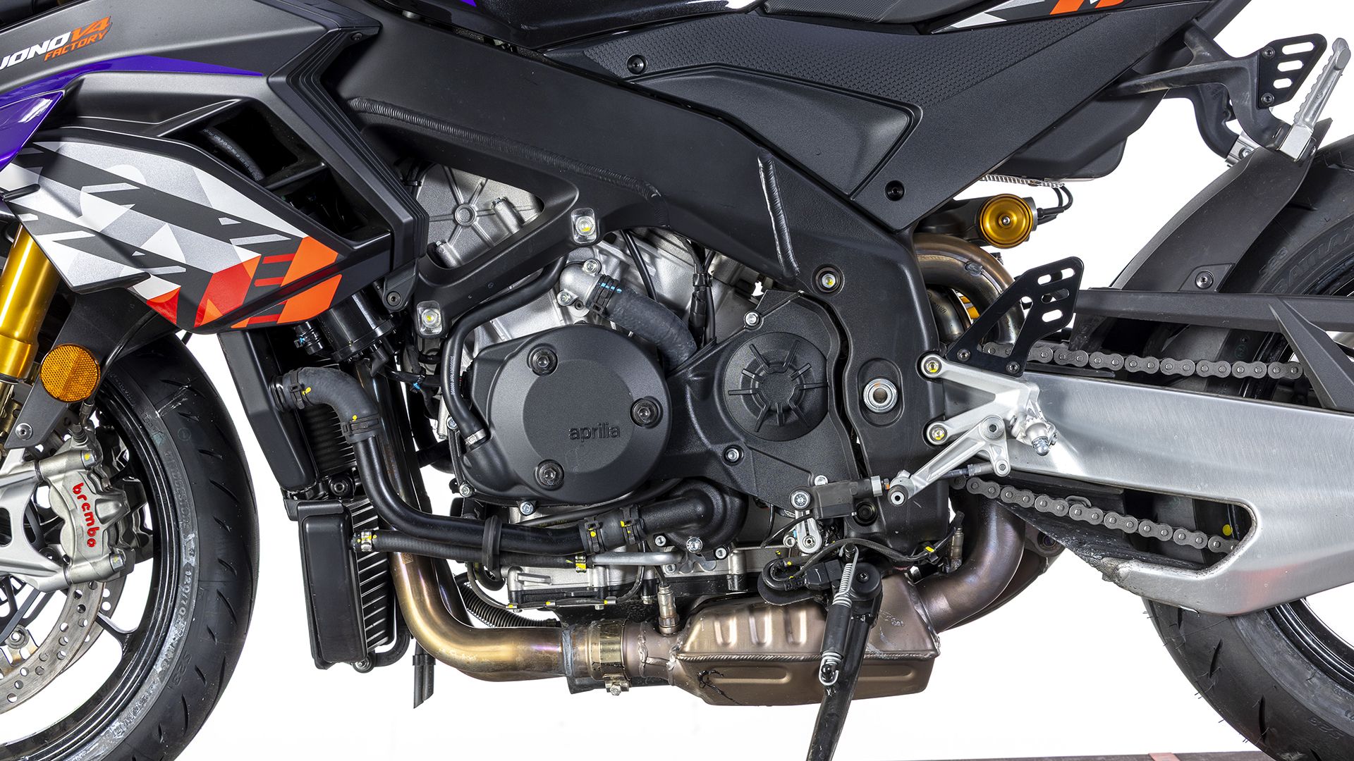 Aprilia Tuono V4 1100 Factory 2026 Detalles (16)
