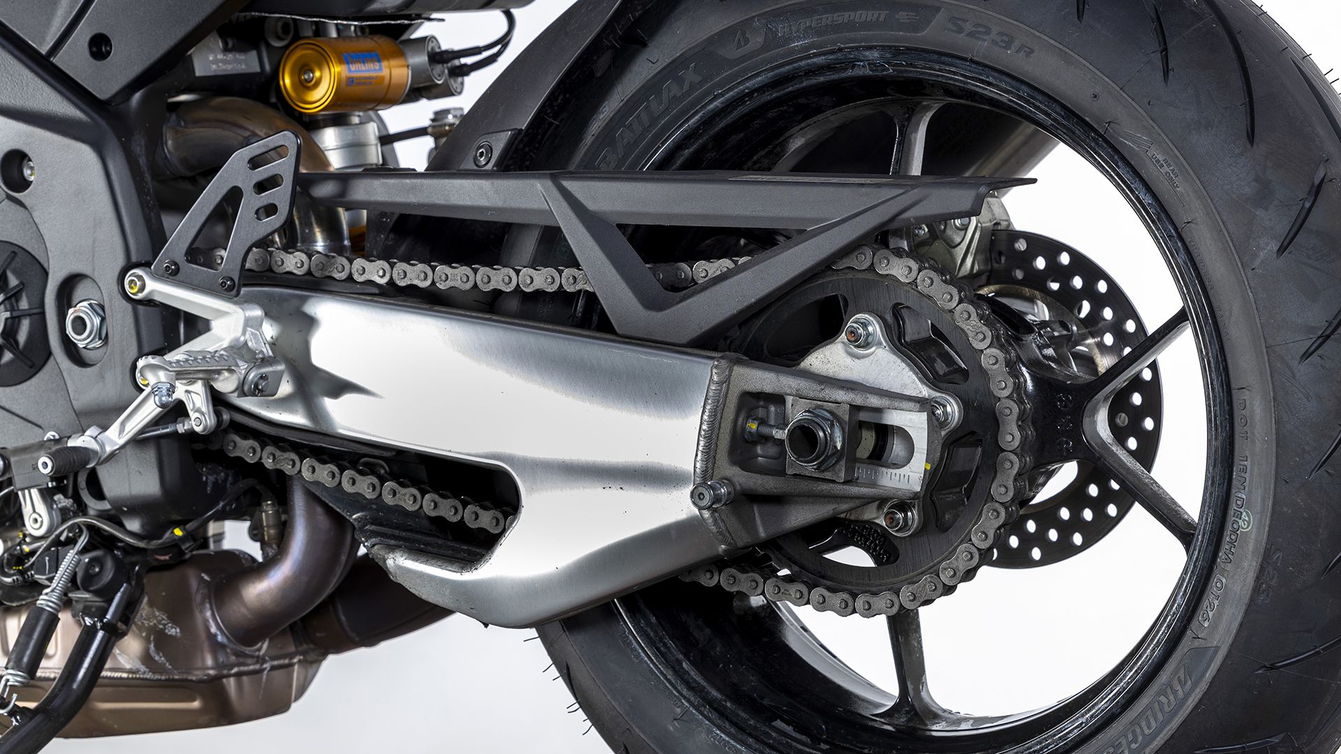 Aprilia Tuono V4 1100 Factory 2026 Detalles (18)