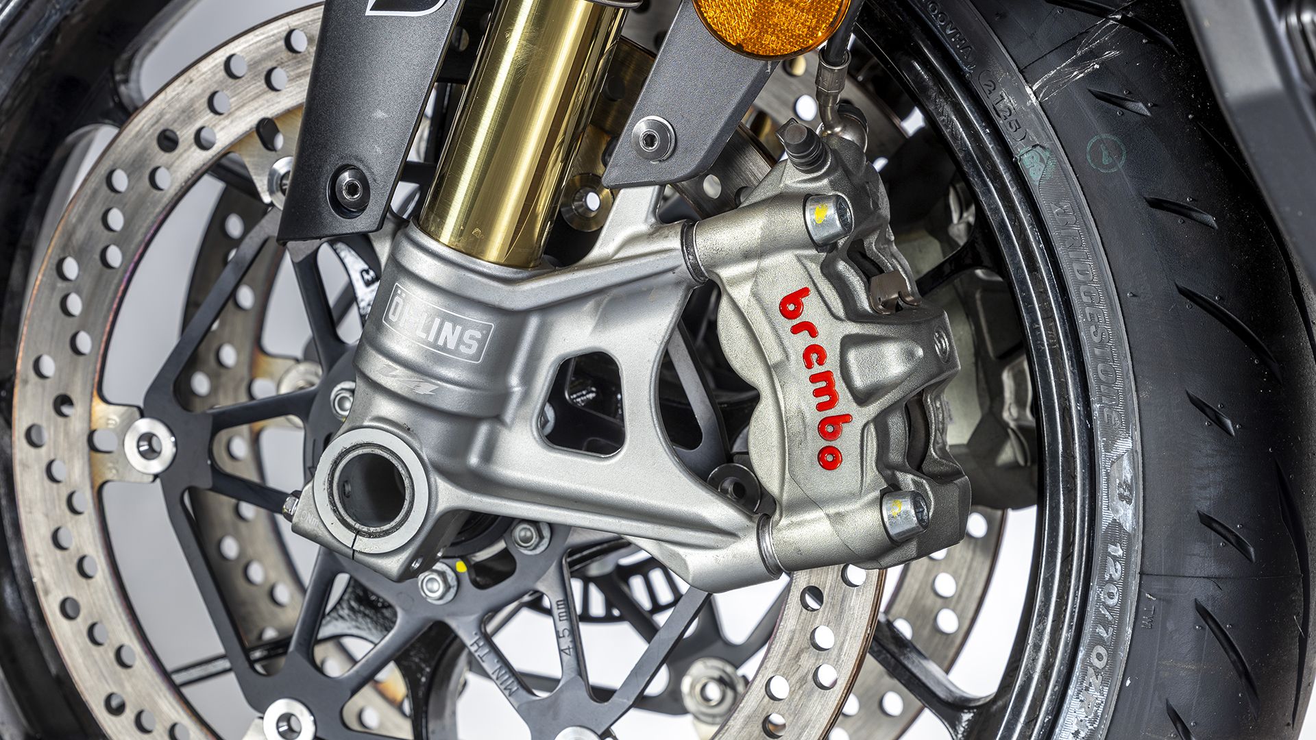 Aprilia Tuono V4 1100 Factory 2026 Detalles (20)