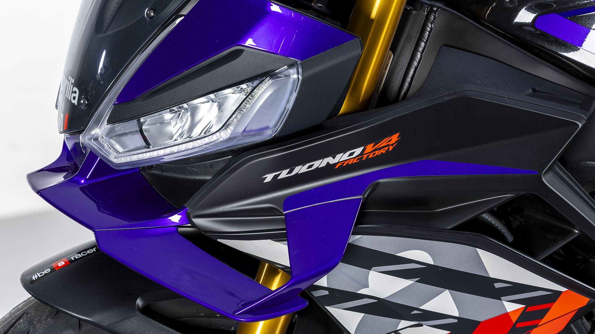 Aprilia Tuono V4 1100 Factory 2026 Detalles (27)