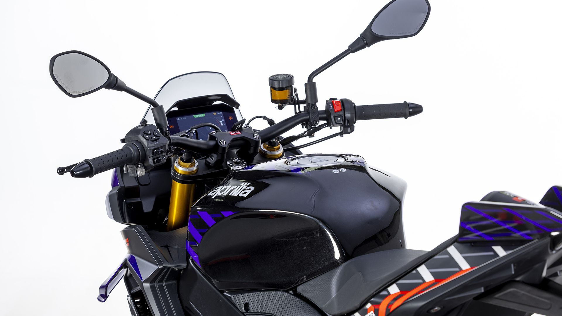 Aprilia Tuono V4 1100 Factory 2026 Detalles (30)