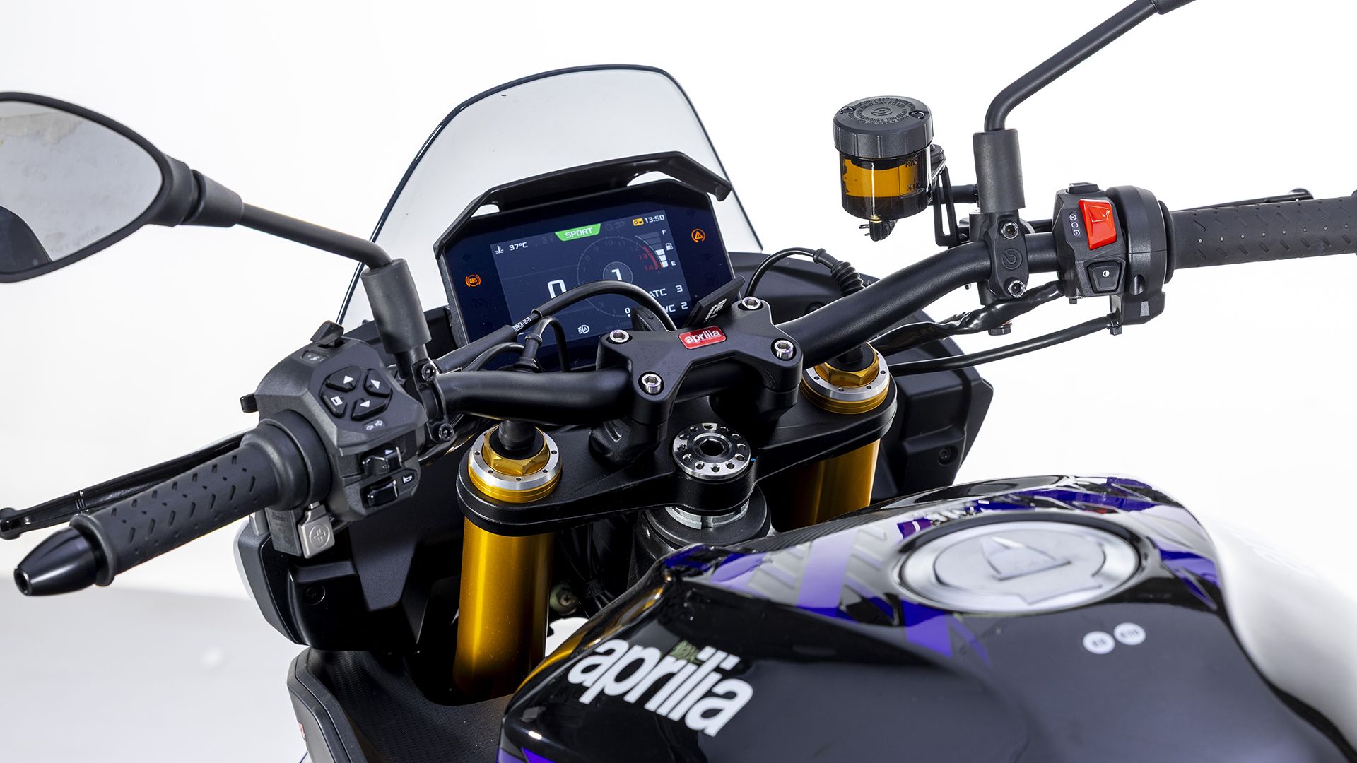 Aprilia Tuono V4 1100 Factory 2026 Detalles (31)