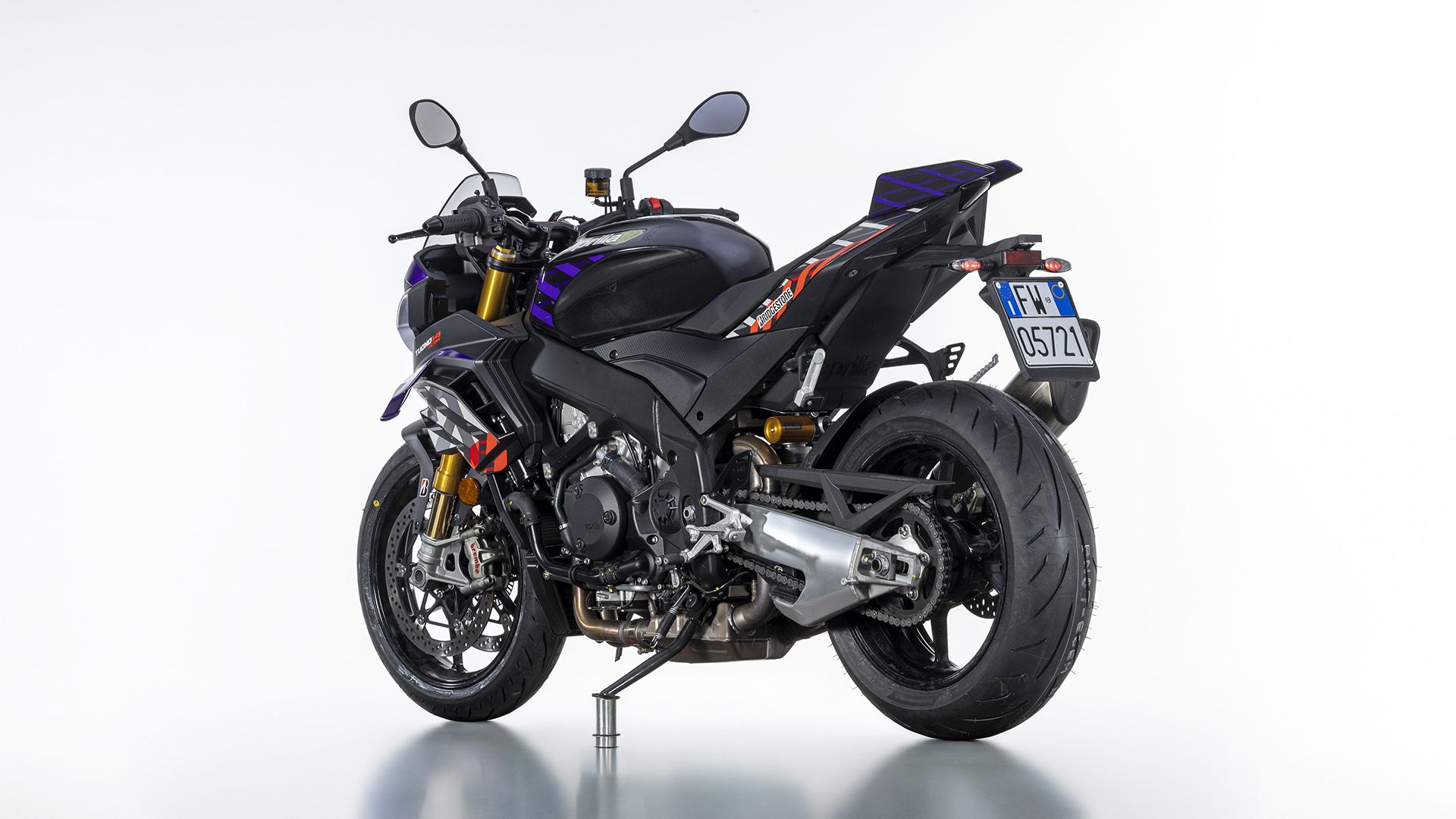 Aprilia Tuono V4 1100 Factory 2026 Estudio (4)