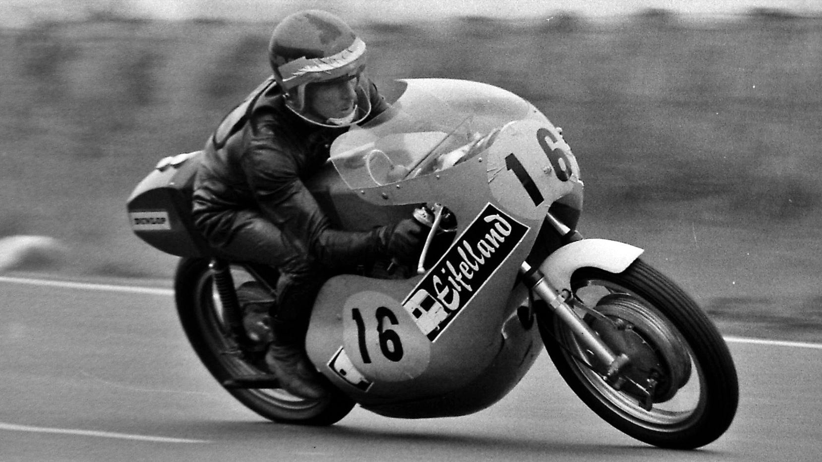 Ginger Molloy fue subcampeón de 500cc con Kawasaki tras haber hecho historia con Bultaco