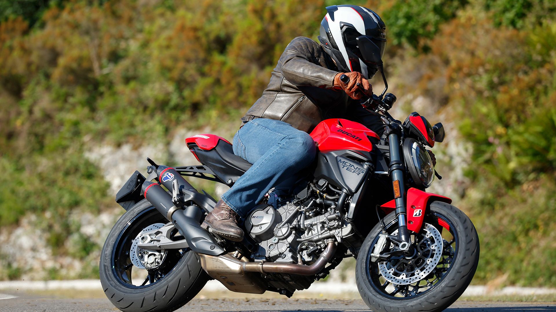 Ducati Monster 2026 Accion (2)