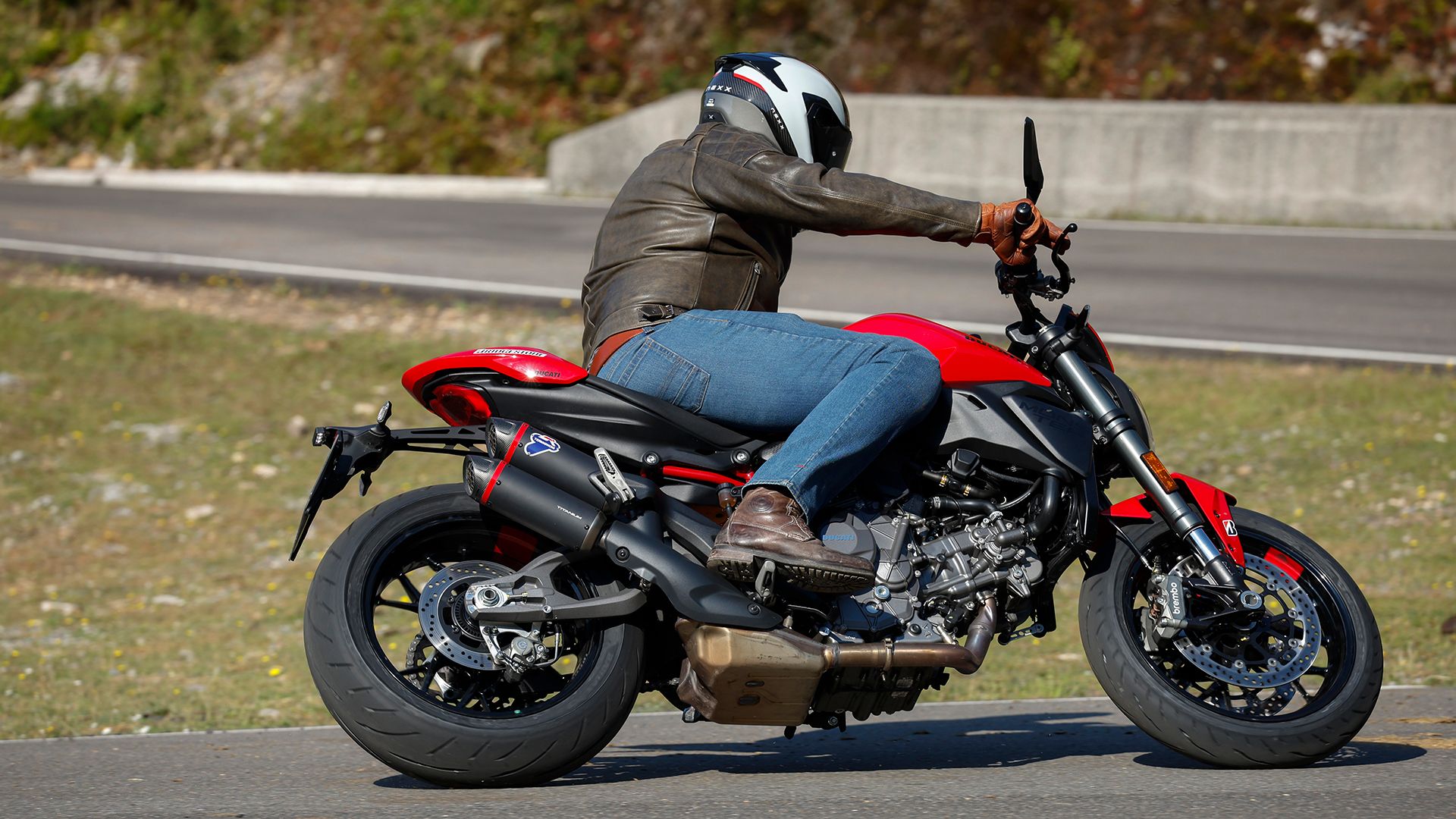 Ducati Monster 2026 Accion (3)