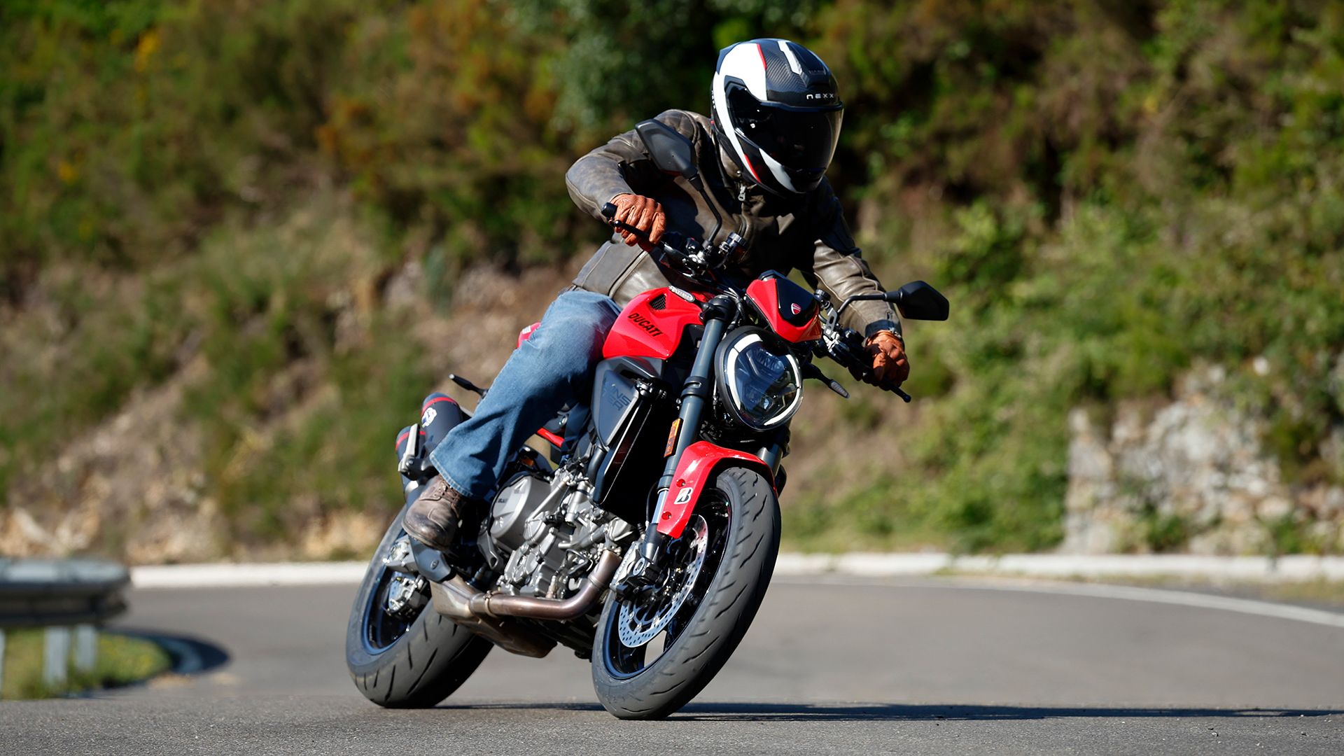 Ducati Monster 2026 Accion (5)