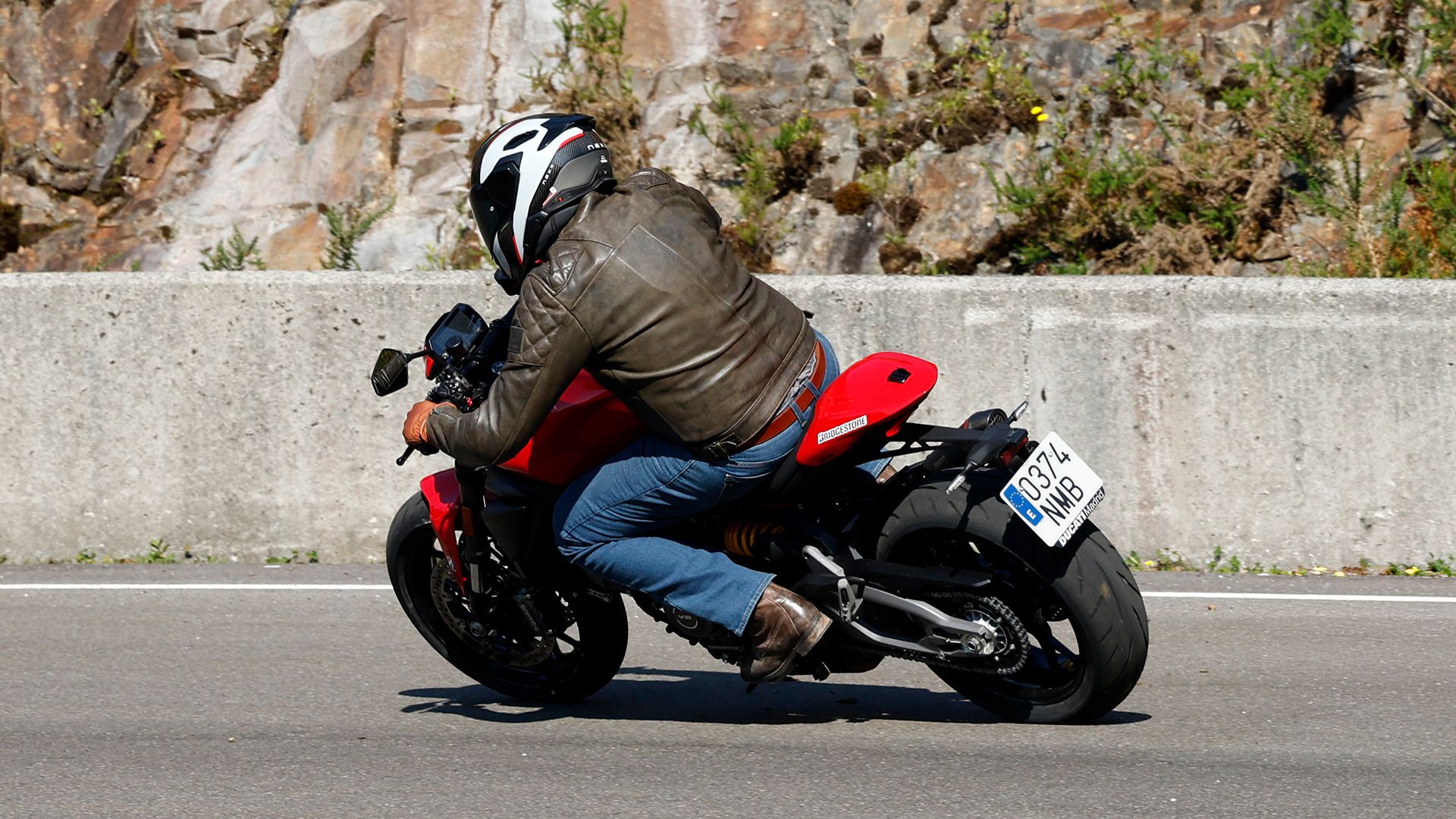 Ducati Monster 2026 Accion (8)