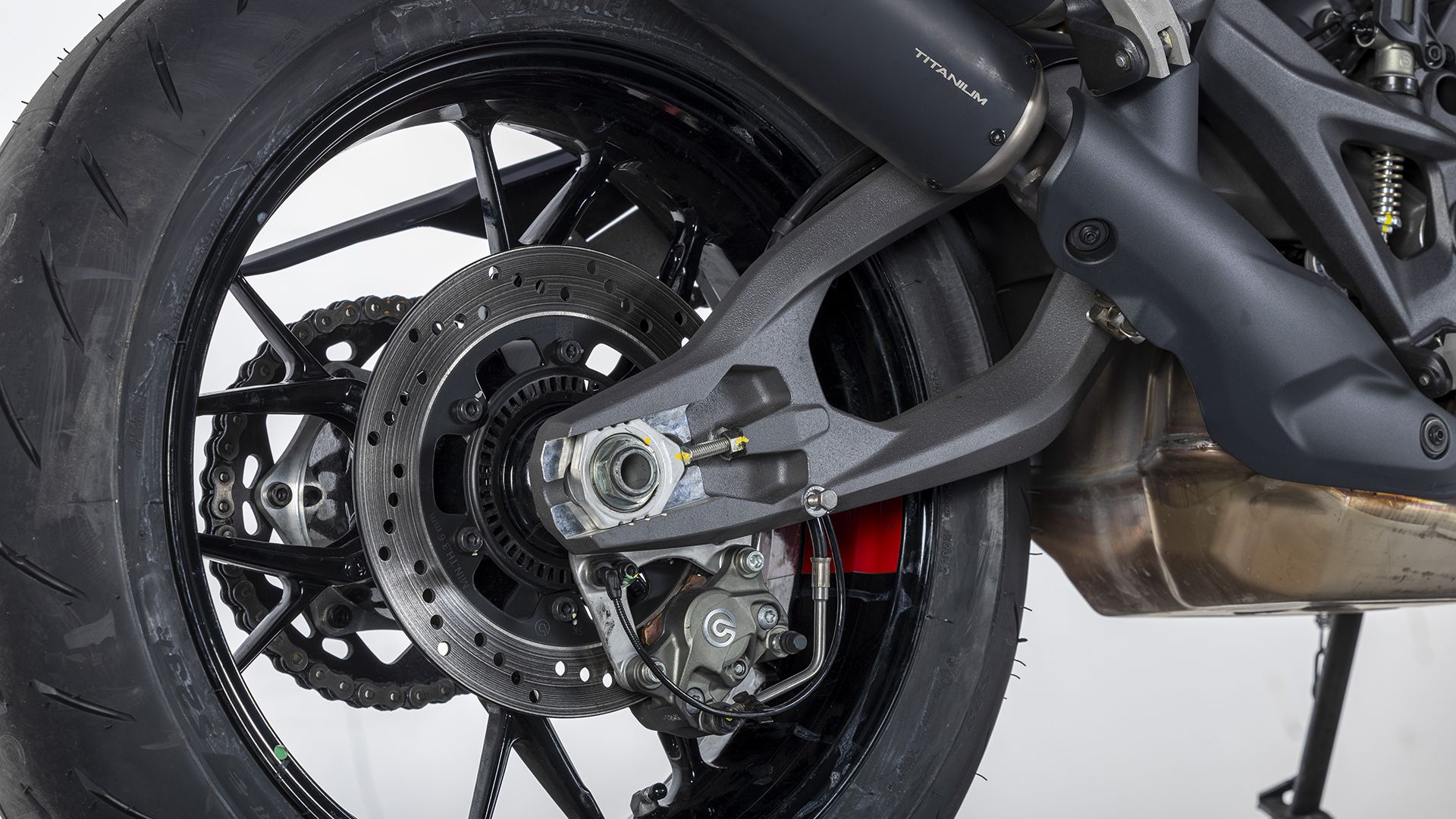 Ducati Monster 2026 Detalles (1)