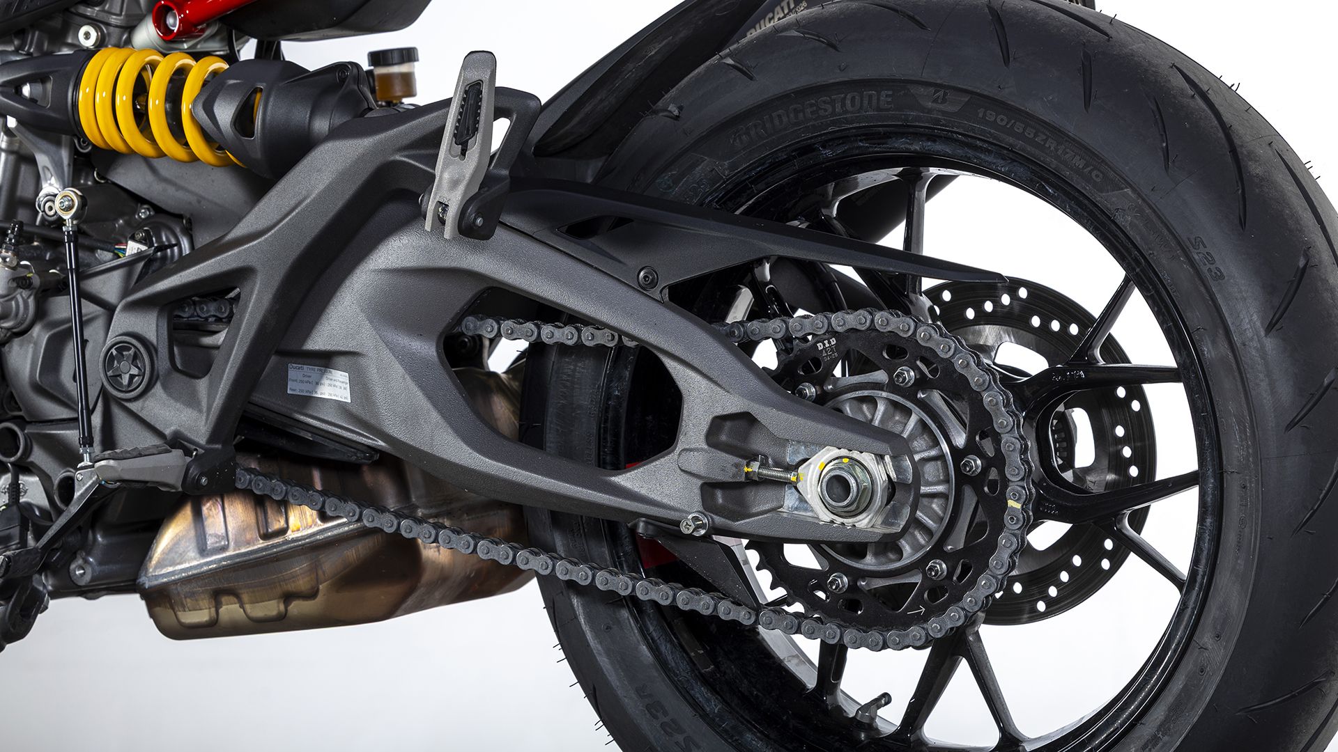 Ducati Monster 2026 Detalles (18)