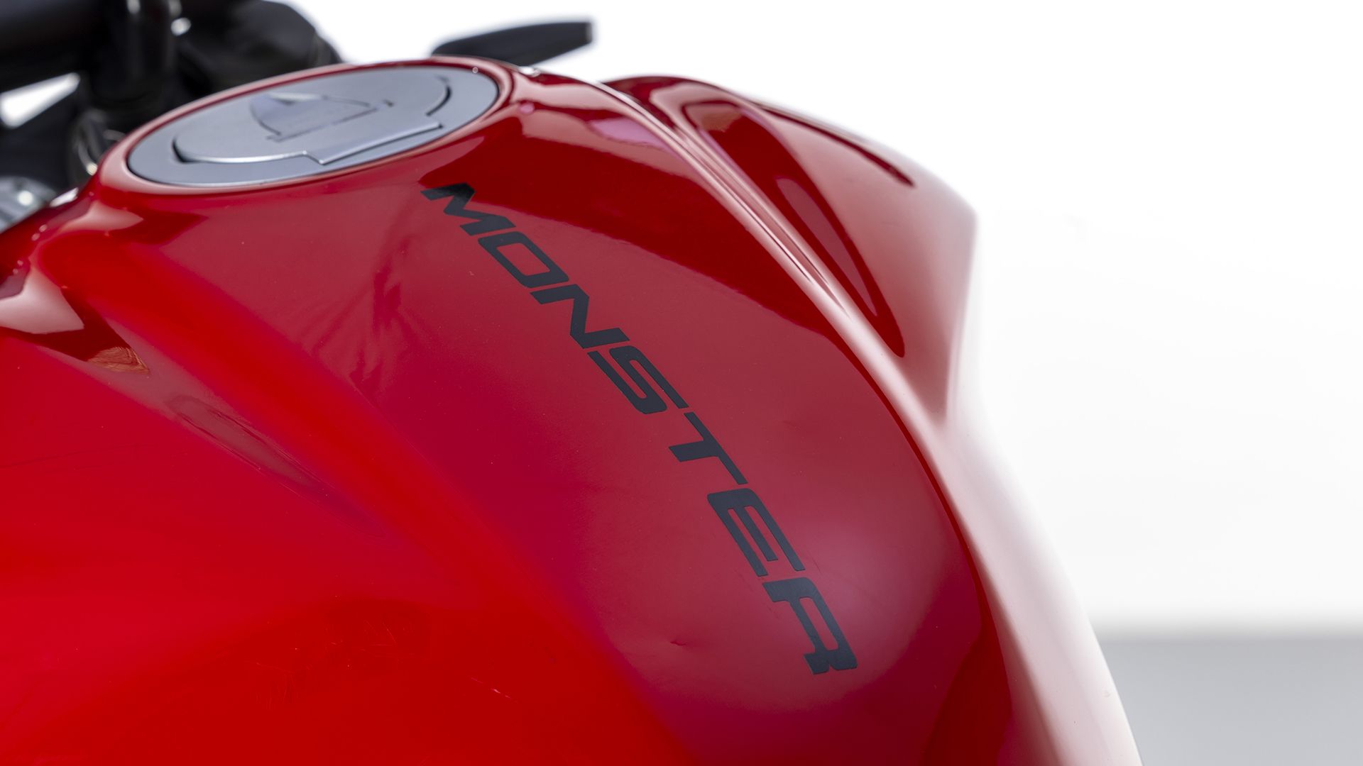 Ducati Monster 2026 Detalles (27)