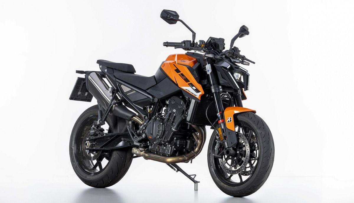 KTM 790 Duke 2026 Estudio (2)