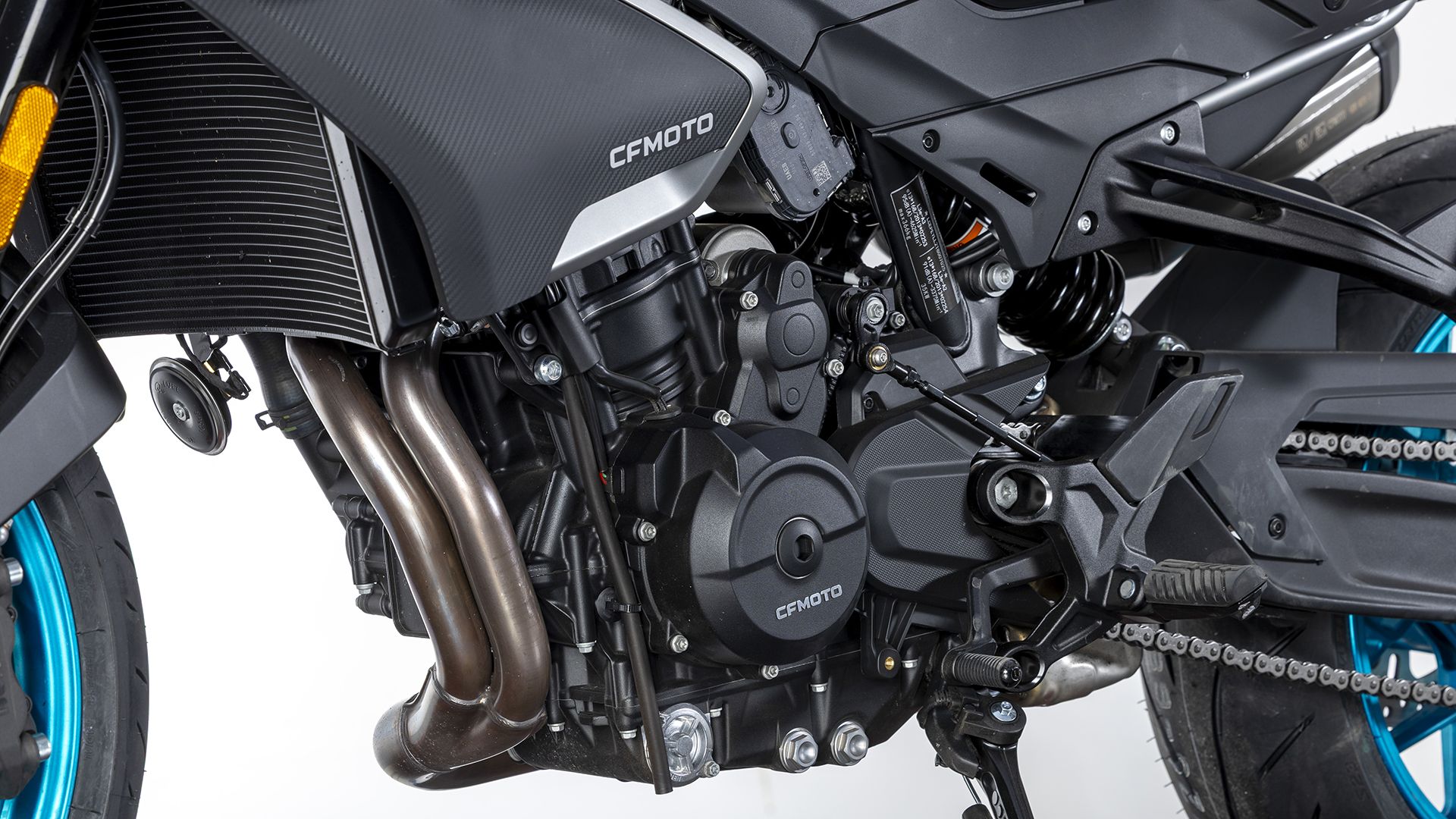 CFMoto 800NK 2026 Detalles (18)