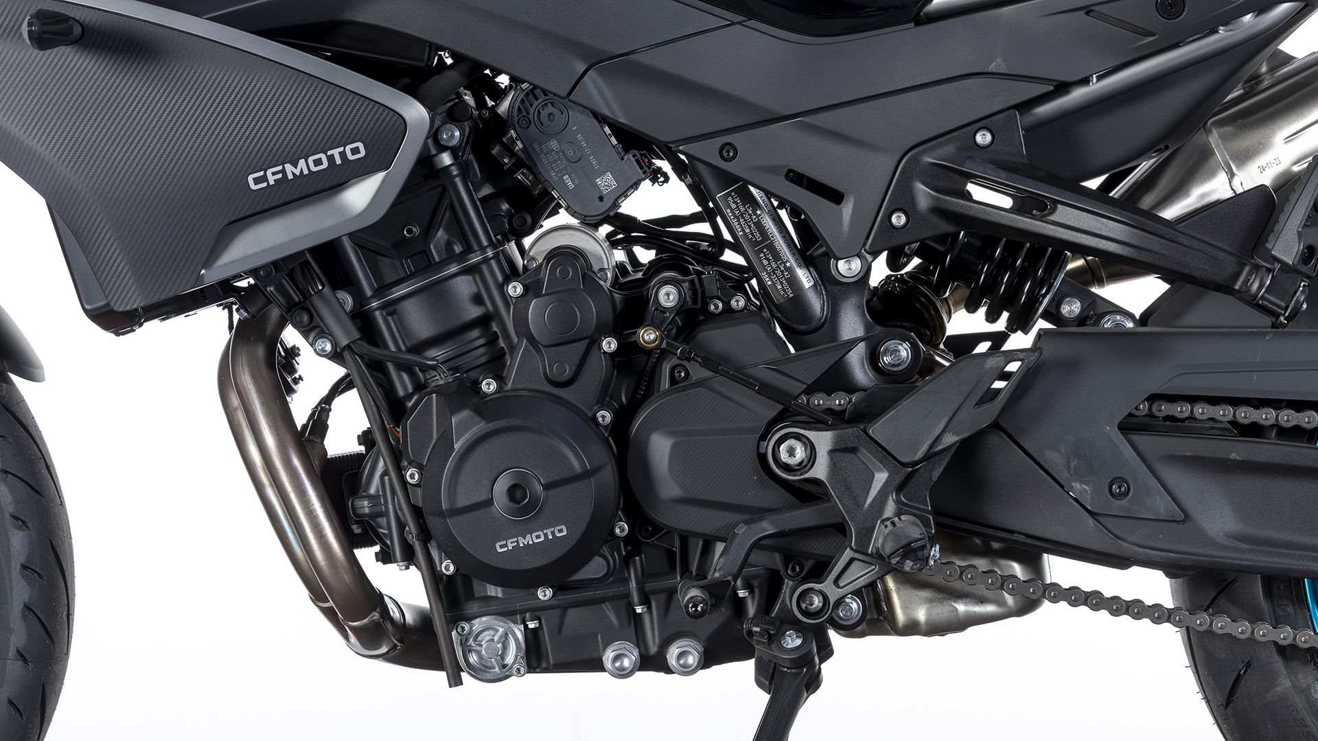 CFMoto 800NK 2026 Detalles (19)