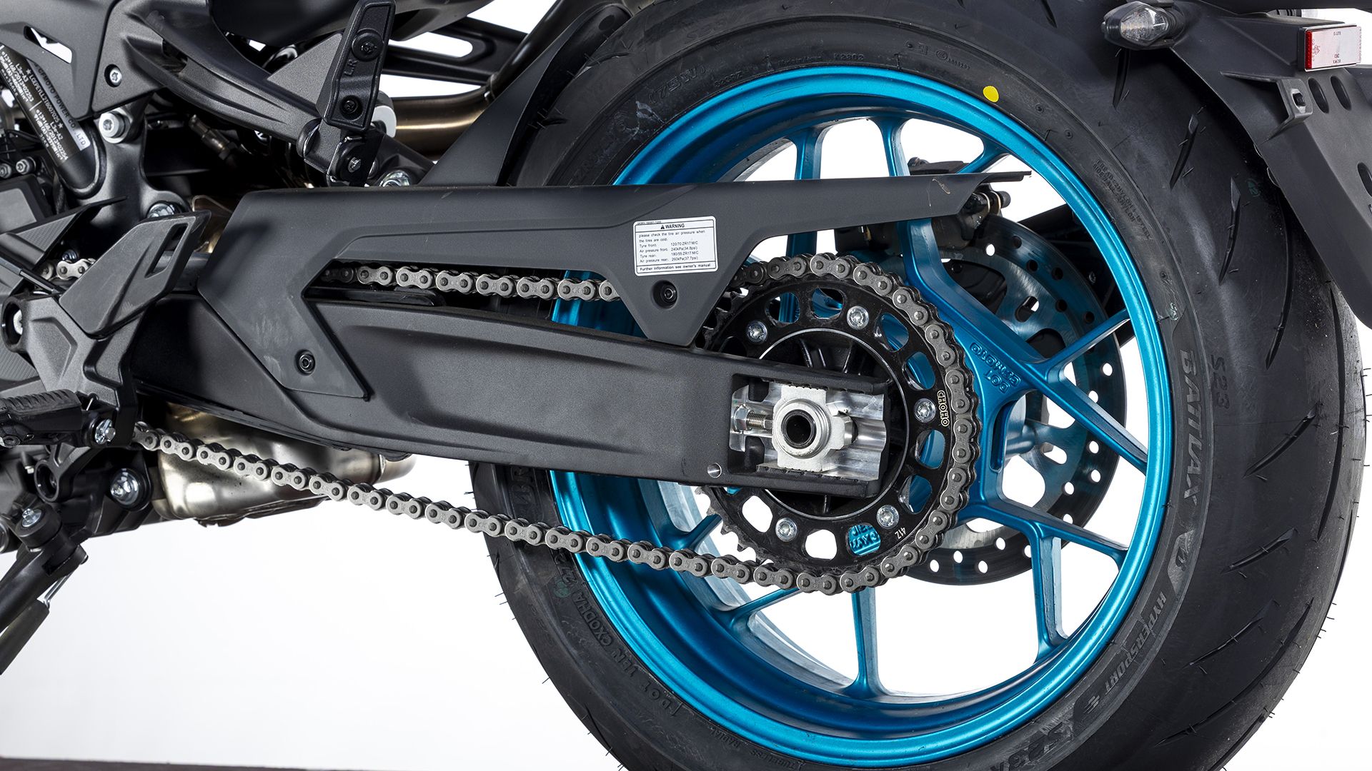 CFMoto 800NK 2026 Detalles (20)