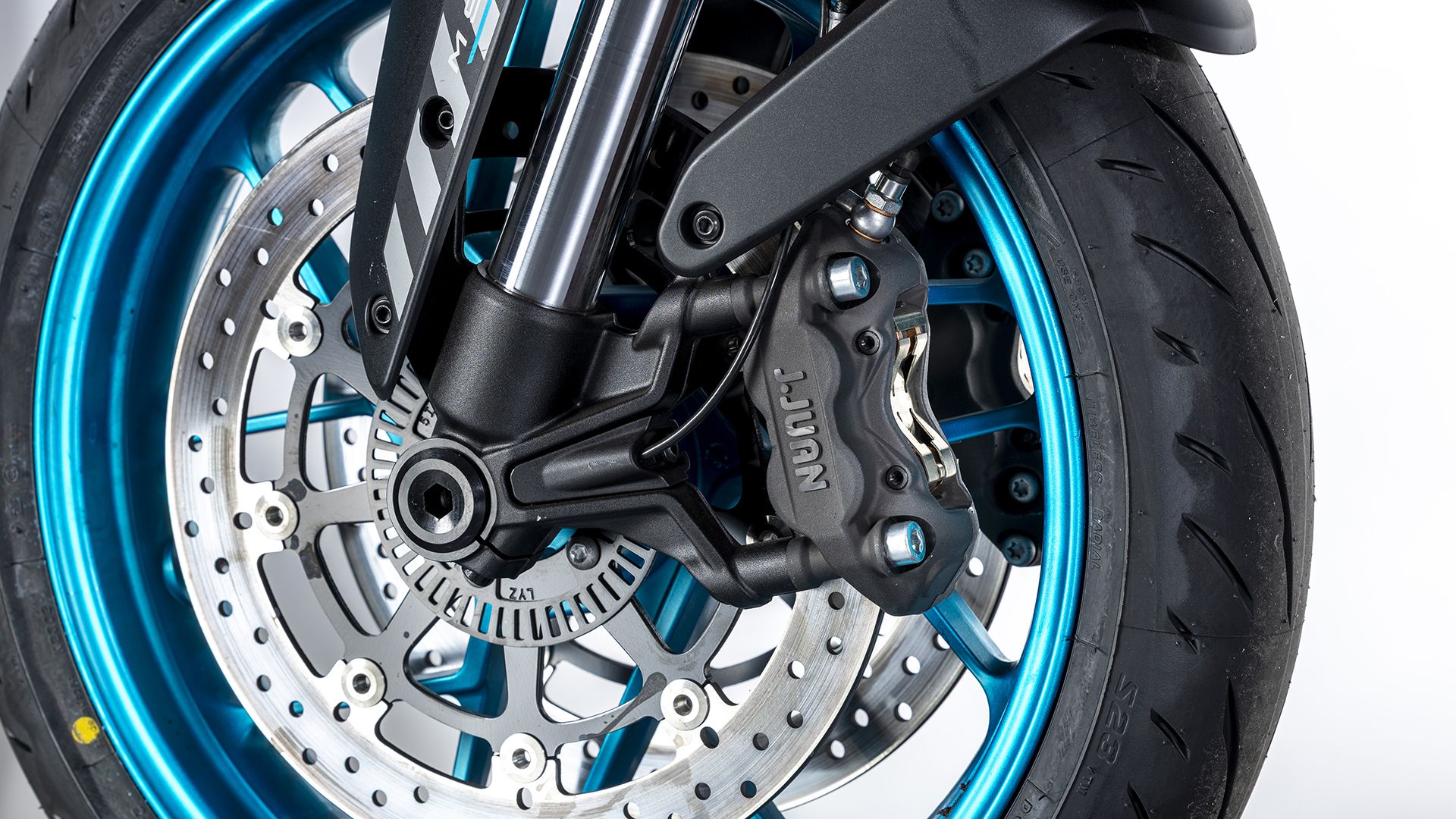 CFMoto 800NK 2026 Detalles (21)