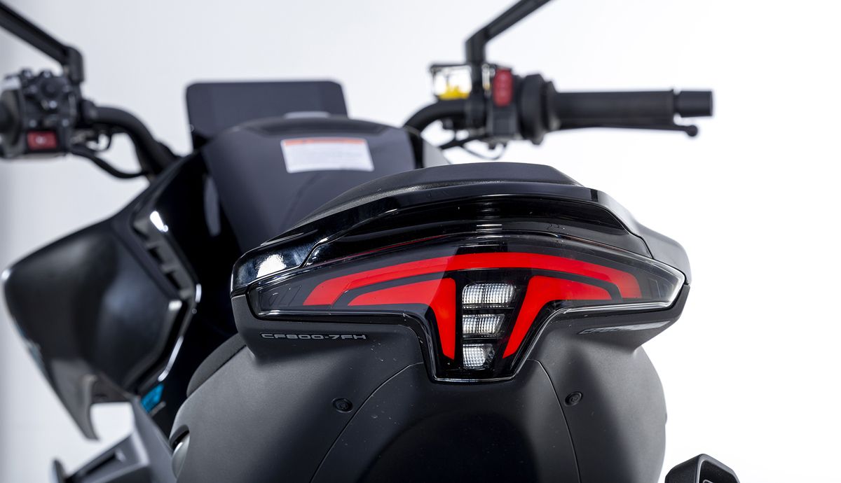 CFMoto 800NK 2026 Detalles (22)