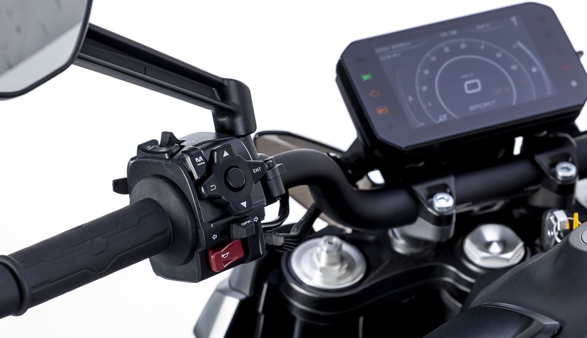 CFMoto 800NK 2026 Detalles (28)