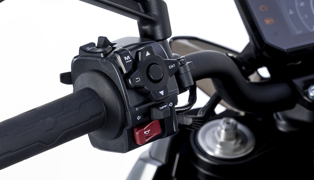 CFMoto 800NK 2026 Detalles (29)