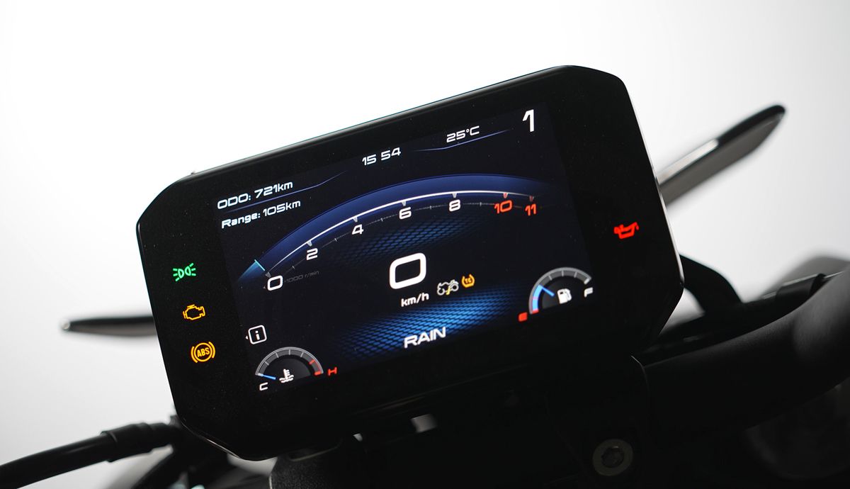 CFMoto 800NK 2026 Detalles pantalla (3)