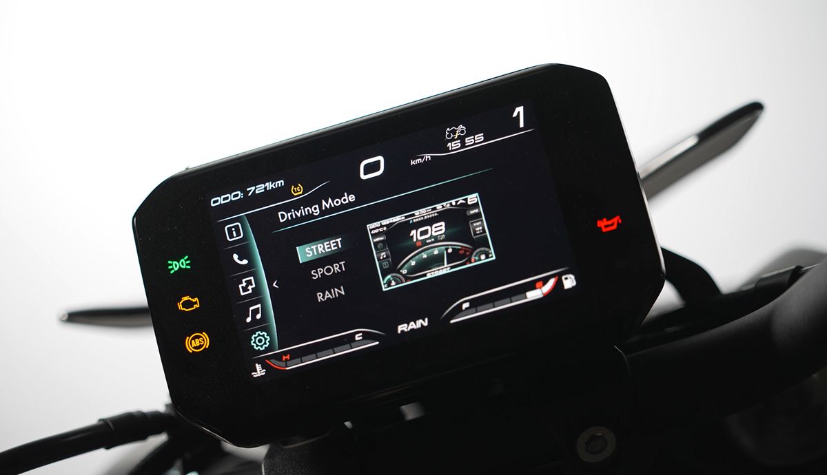 CFMoto 800NK 2026 Detalles pantalla (4)
