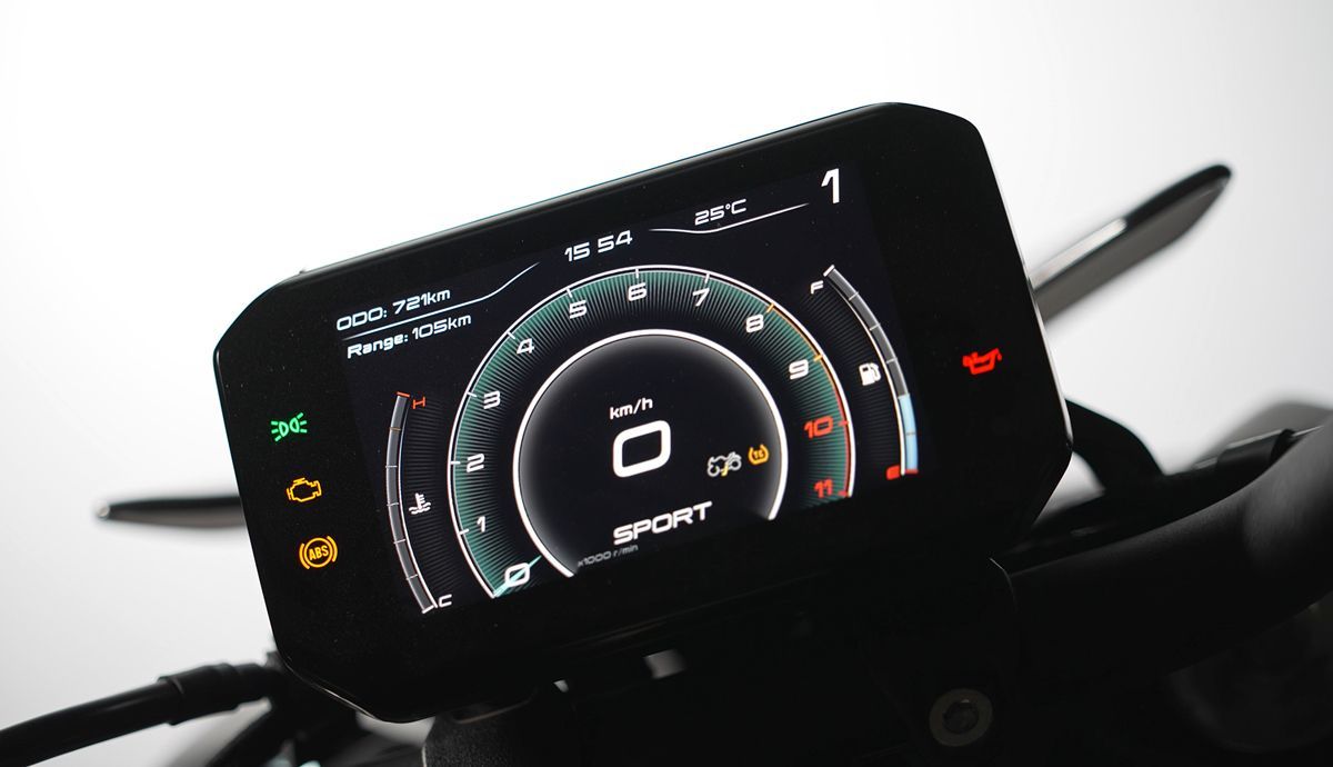 CFMoto 800NK 2026 Detalles pantalla (2)