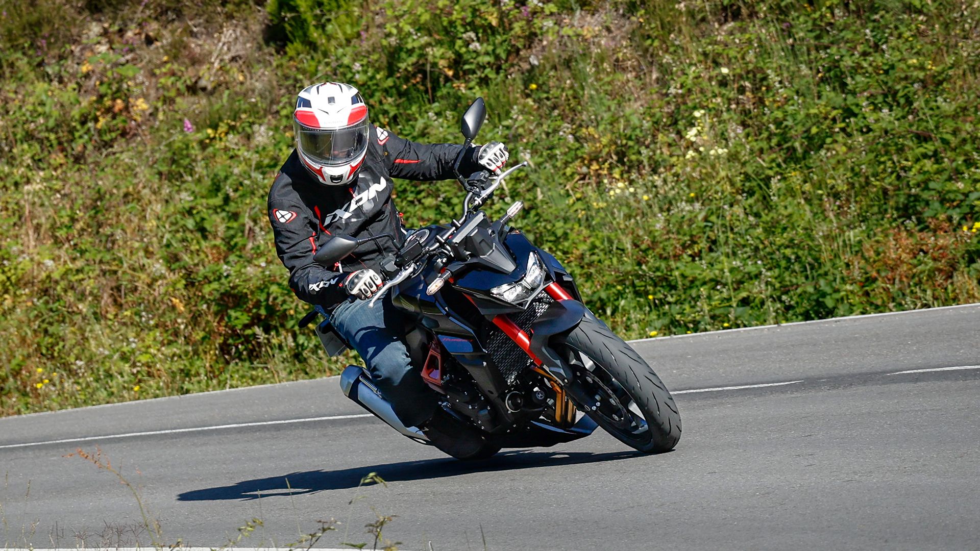 Honda CB750 Hornet E Clutch 2026 Accion (1)