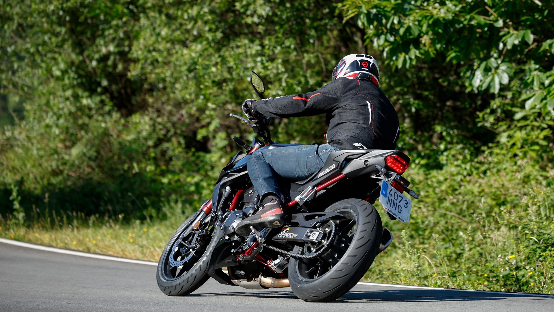 Honda CB750 Hornet E Clutch 2026 Accion (5)
