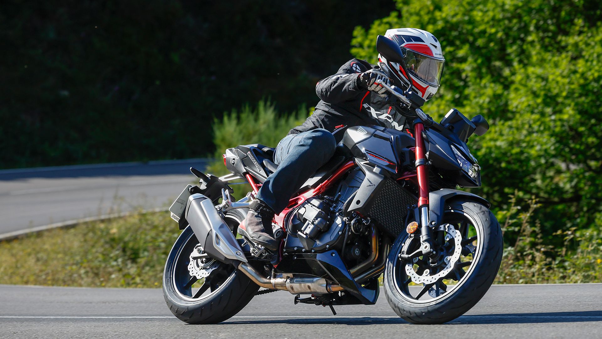Honda CB750 Hornet E Clutch 2026 Accion (6)