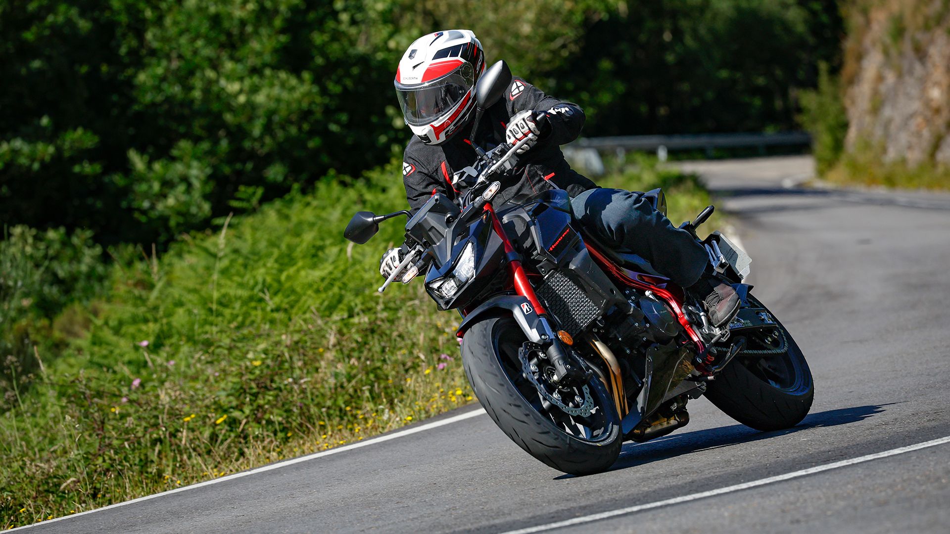 Honda CB750 Hornet E Clutch 2026 Accion (8)