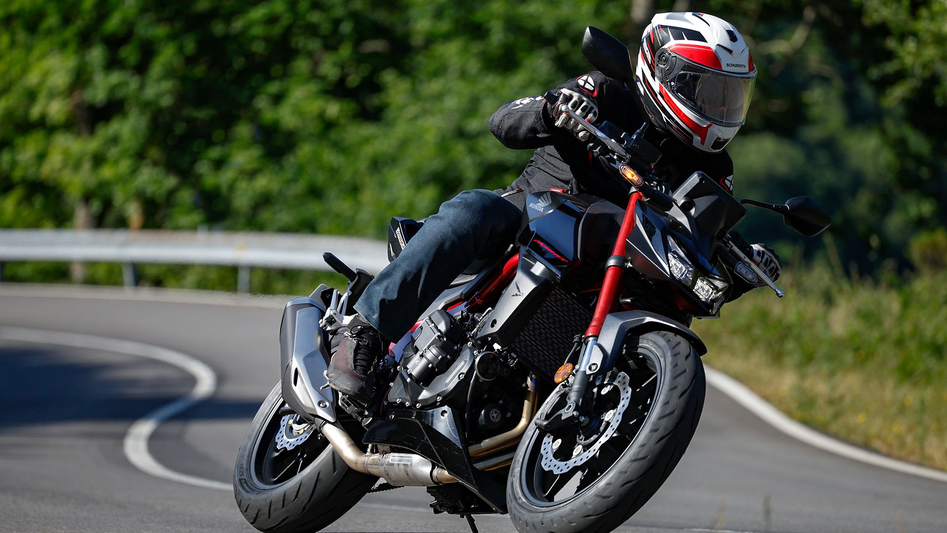 Honda CB750 Hornet E Clutch 2026 Accion (11)
