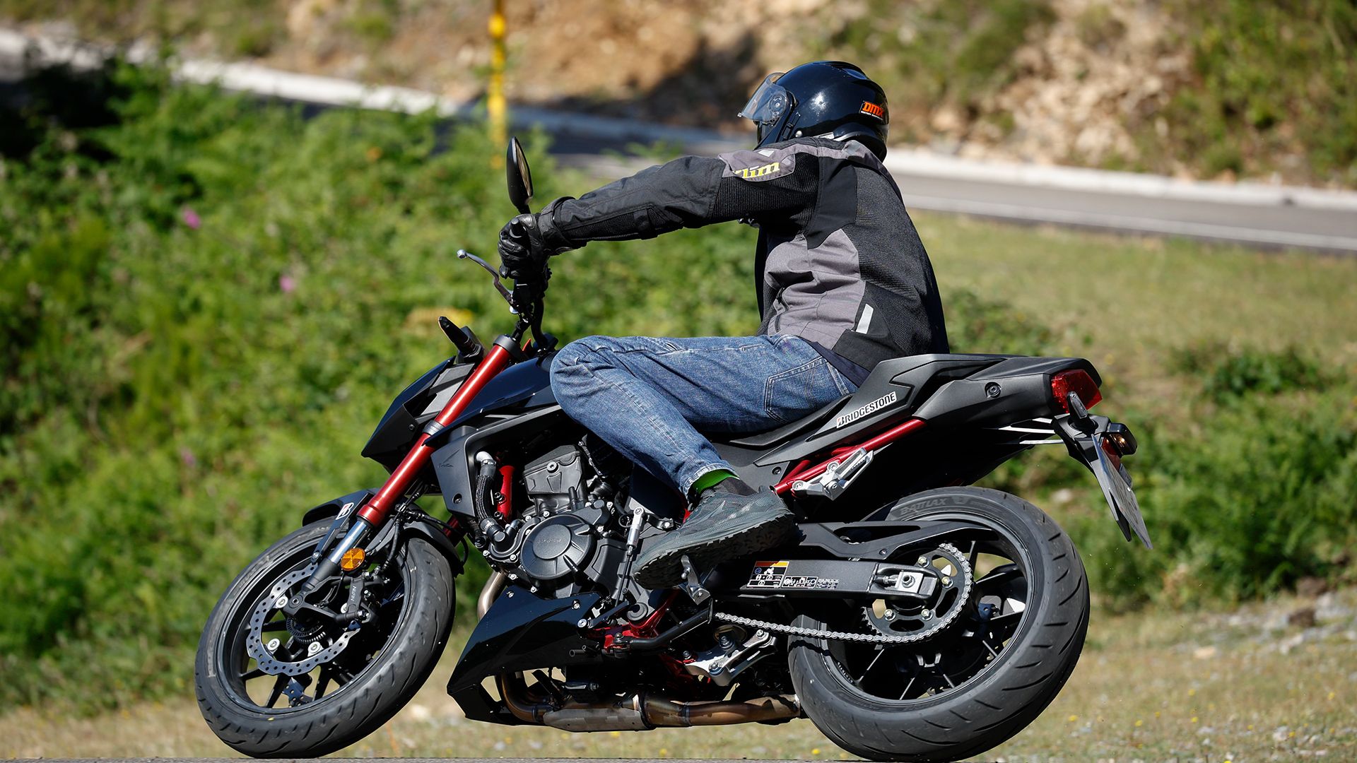 Honda CB750 Hornet E Clutch 2026 Accion (13)