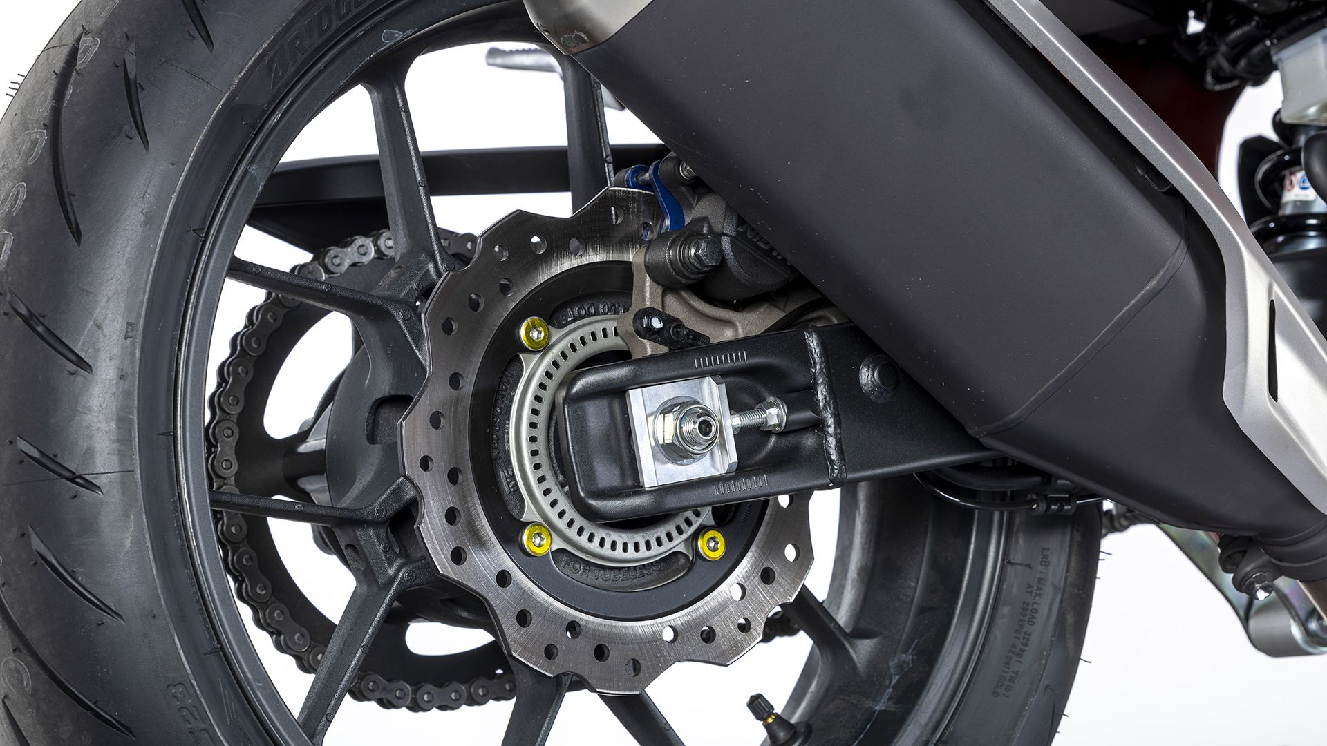 Honda CB750 Hornet E Clutch 2026 Detalles (1)